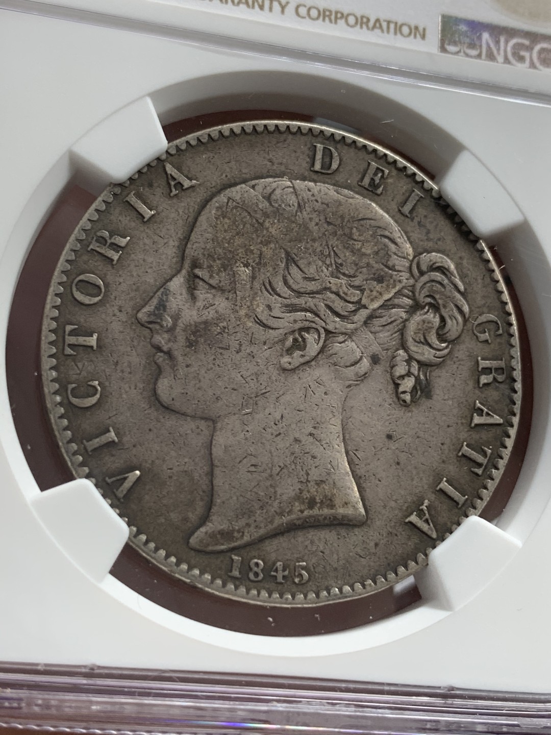 《竞宝斋》第71场-本周日，周一2场连拍（全场不限金额包邮） NGC-XF40 英国1845小维克朗 原汁原味