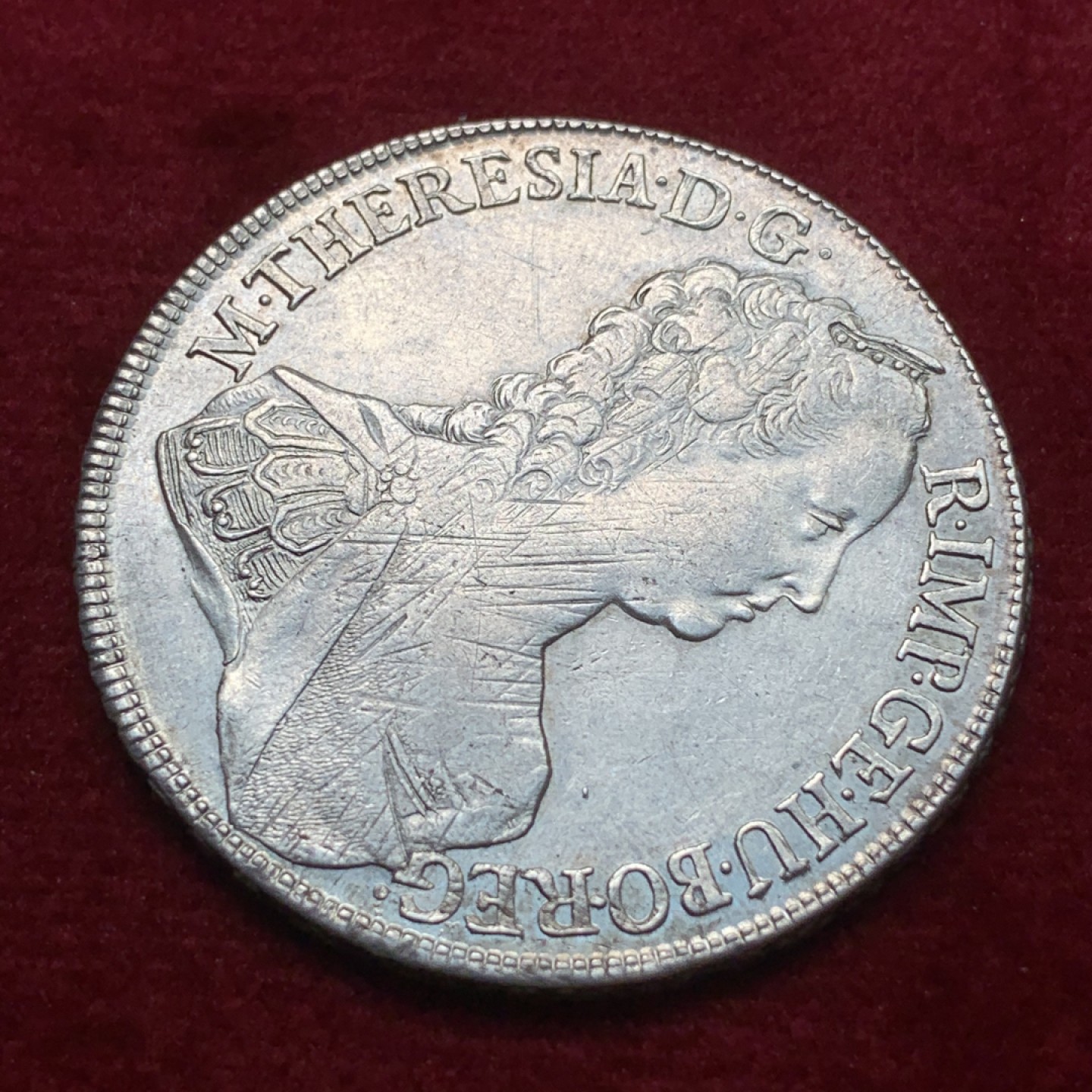 《竞宝斋》第71场-本周日，周一2场连拍（全场不限金额包邮） 原铸 1760年 神圣罗马帝国 奥地利玛丽亚•特蕾西亚女王 1泰勒银币 币面为减重痕 状态不错 细节见图