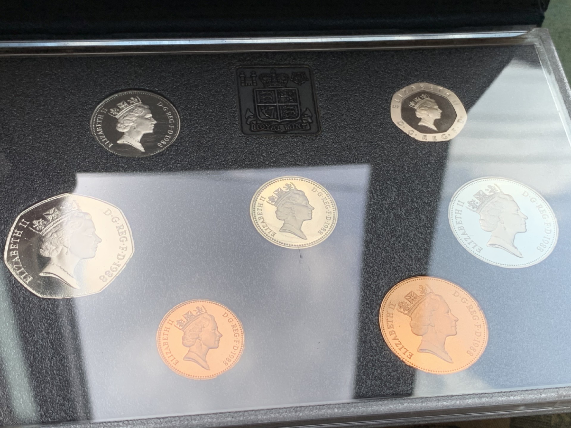 《竞宝斋》第71场-本周日，周一2场连拍（全场不限金额包邮） 英国 1988年 7枚套 盒装 精制套币