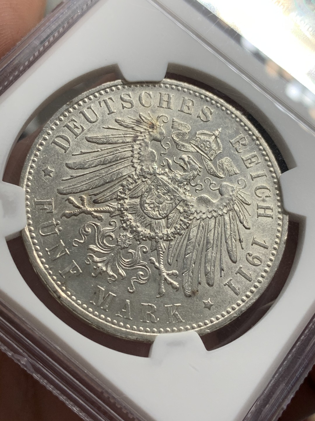 《竞宝斋》第71场-本周日，周一2场连拍（全场不限金额包邮） NGC MS60 德国 巴伐利亚 1911年 90大寿 5马克 细节好 白净