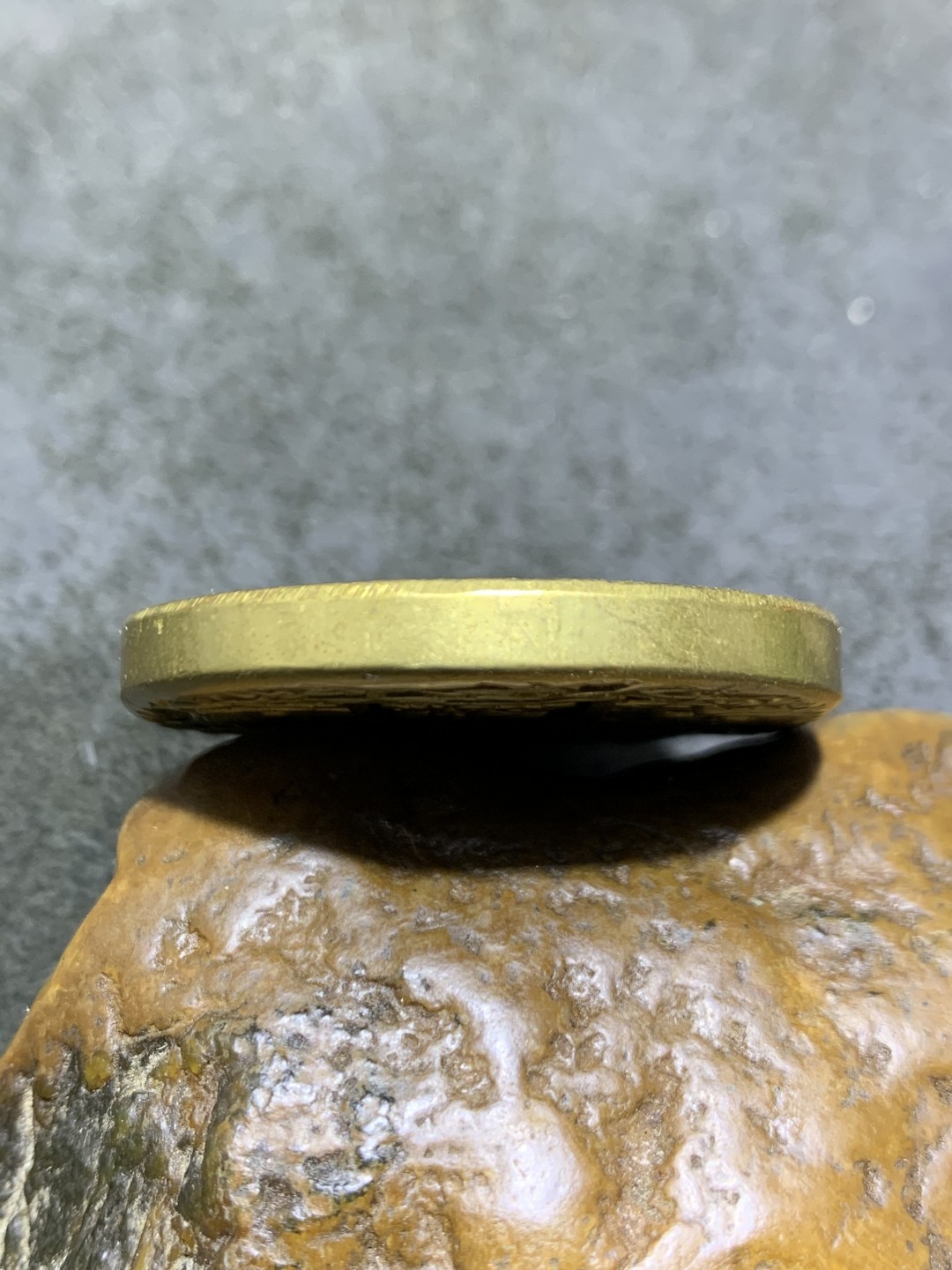 精美黄铜观音大士护身牌一个，