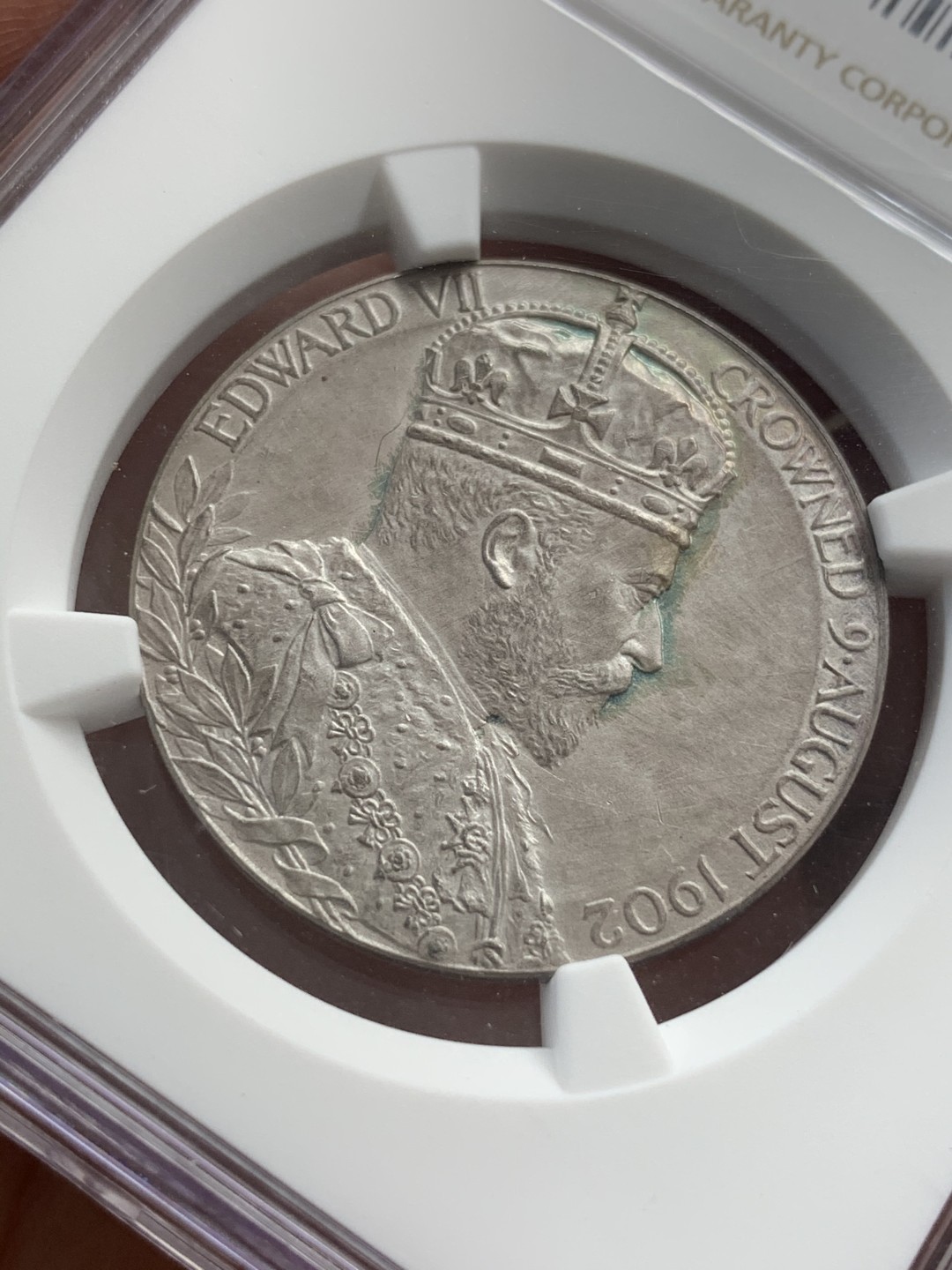 《竞宝斋》第71场-本周日，周一2场连拍（全场不限金额包邮） NGC-MS62 英国1902 爱七加冕银章，原汁原味非常漂亮