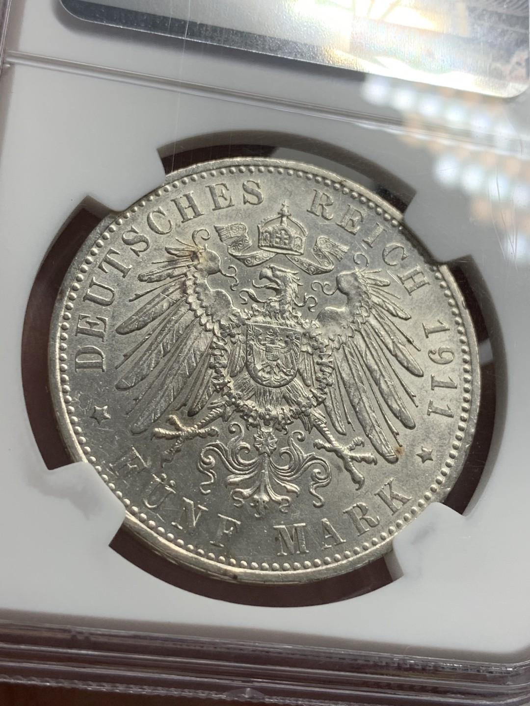 《竞宝斋》第71场-本周日，周一2场连拍（全场不限金额包邮） NGC MS60 德国 巴伐利亚 1911年 90大寿 5马克 细节好 白净