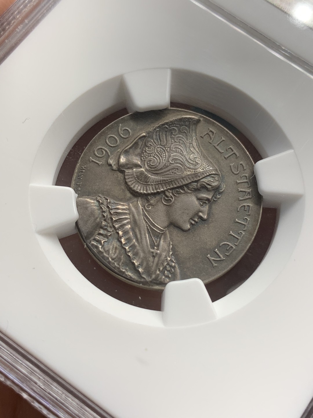 《竞宝斋》第71场-本周日，周一2场连拍（全场不限金额包邮） NGC MS63 瑞士1906年圣加伦射击节银章 以小见大 精细工艺 灰黑包浆 法西斯权杖和小熊盾徽 高浮雕工艺 值得收藏