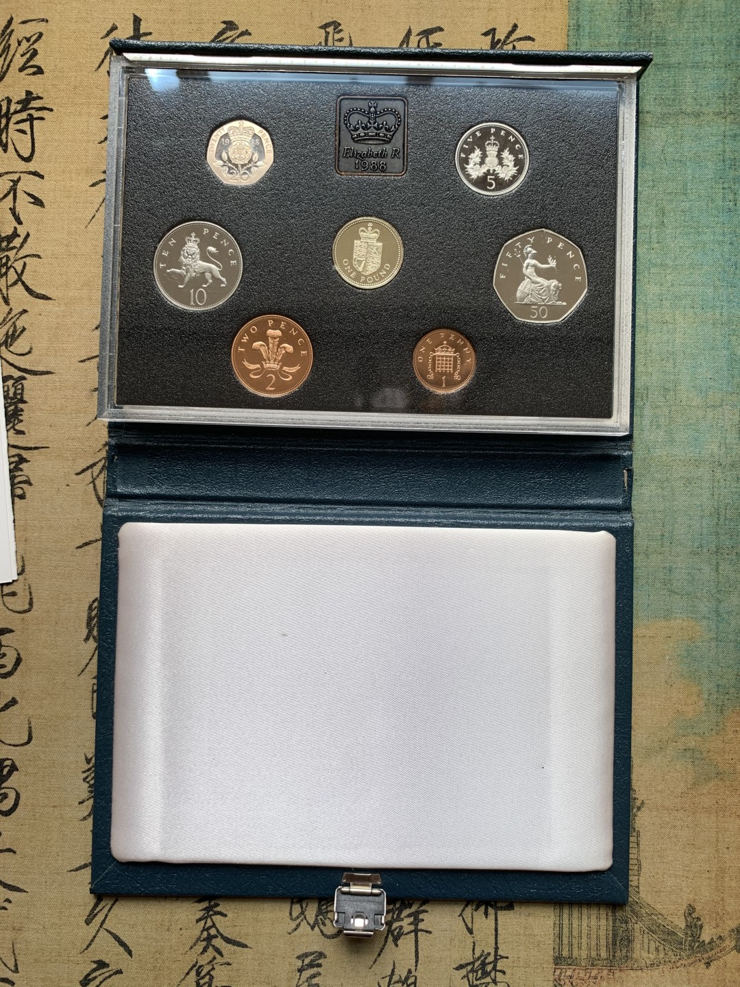 《竞宝斋》第71场-本周日，周一2场连拍（全场不限金额包邮） 英国 1988年 7枚套 盒装 精制套币