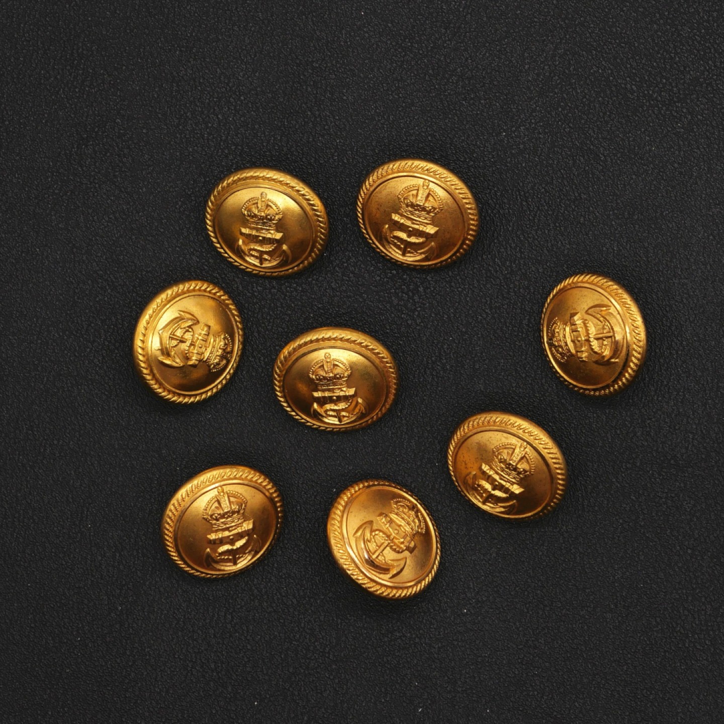 勋章奖章交易所7月9日拍卖 英国皇家海军铜扣一组