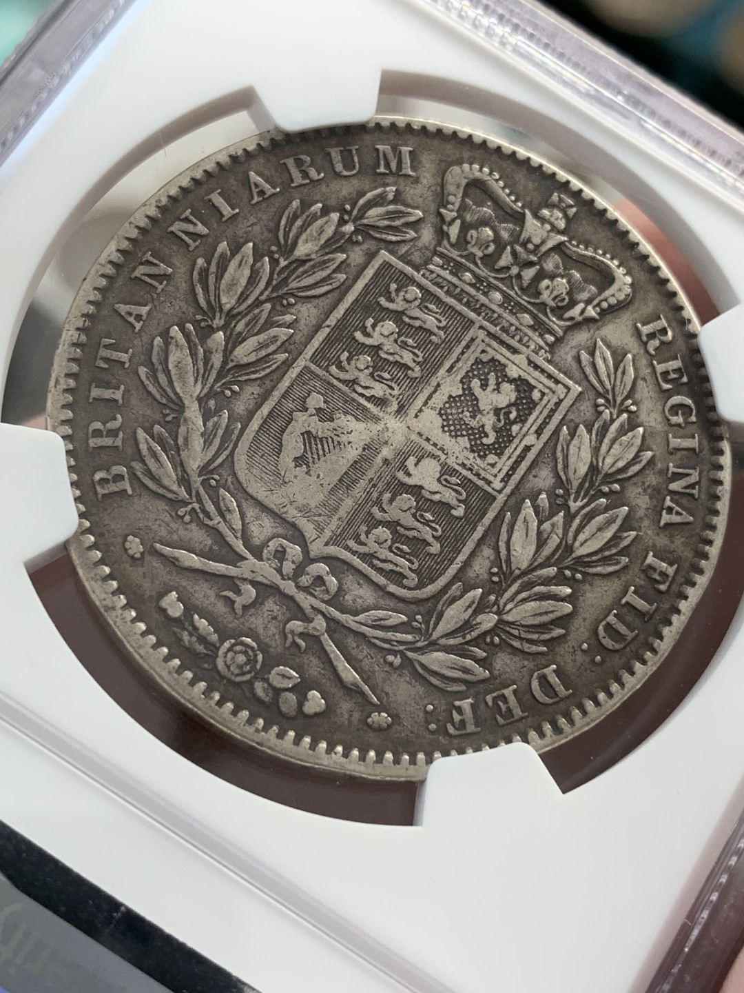 《竞宝斋》第71场-本周日，周一2场连拍（全场不限金额包邮） NGC-XF40 英国1845小维克朗 原汁原味