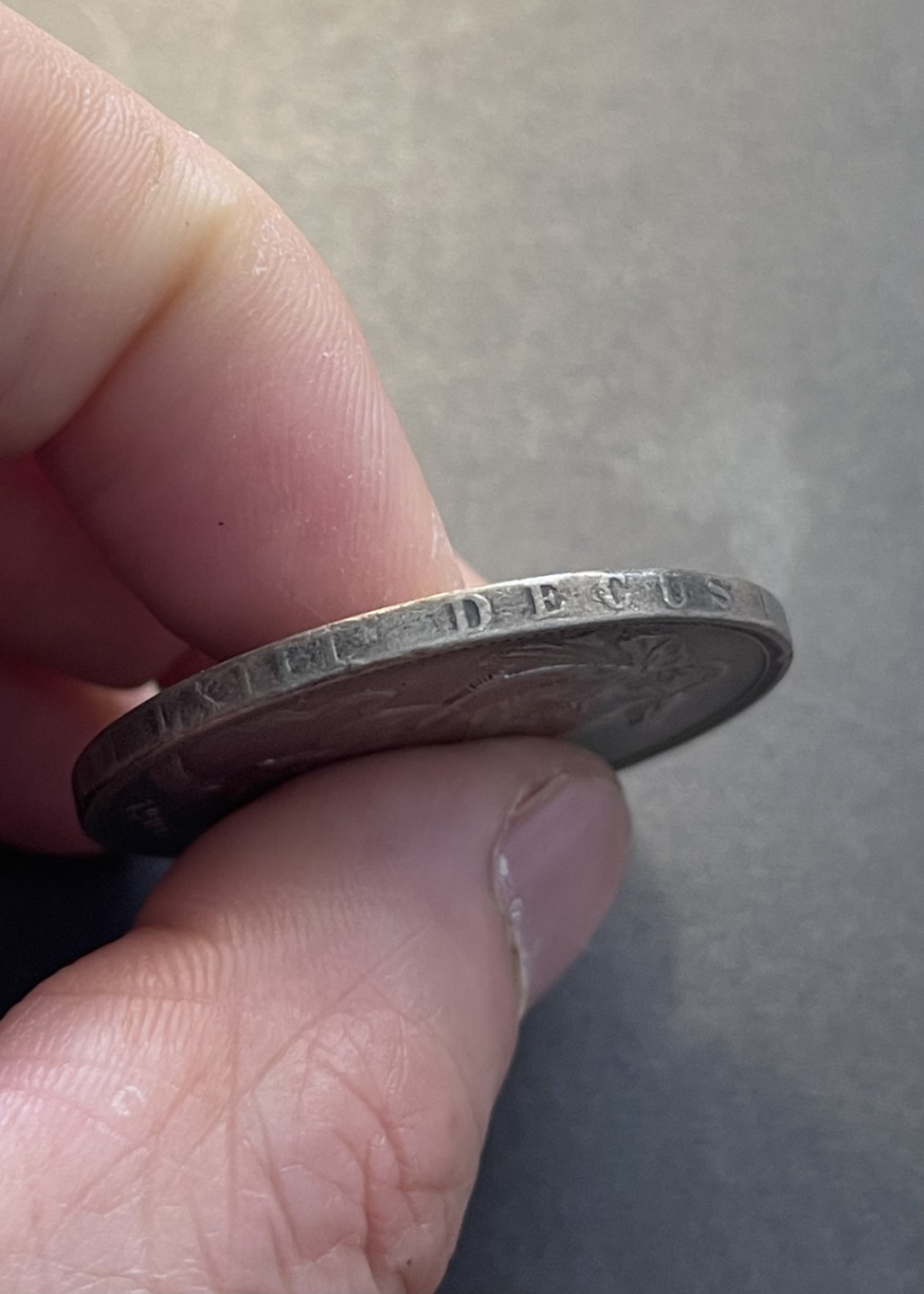 【麦克币章收藏】拍卖第一期 英国1900年披纱马剑克朗 漂亮紫金色彩光