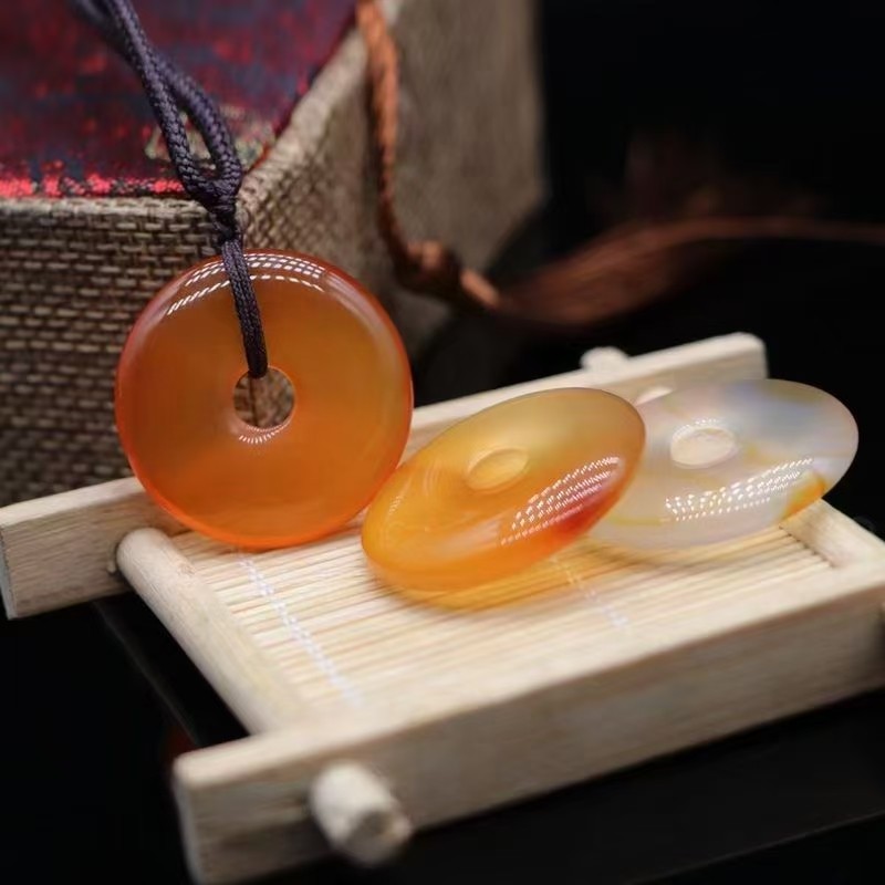 天然巴西橙色玛瑙平安扣吊坠卡30mm