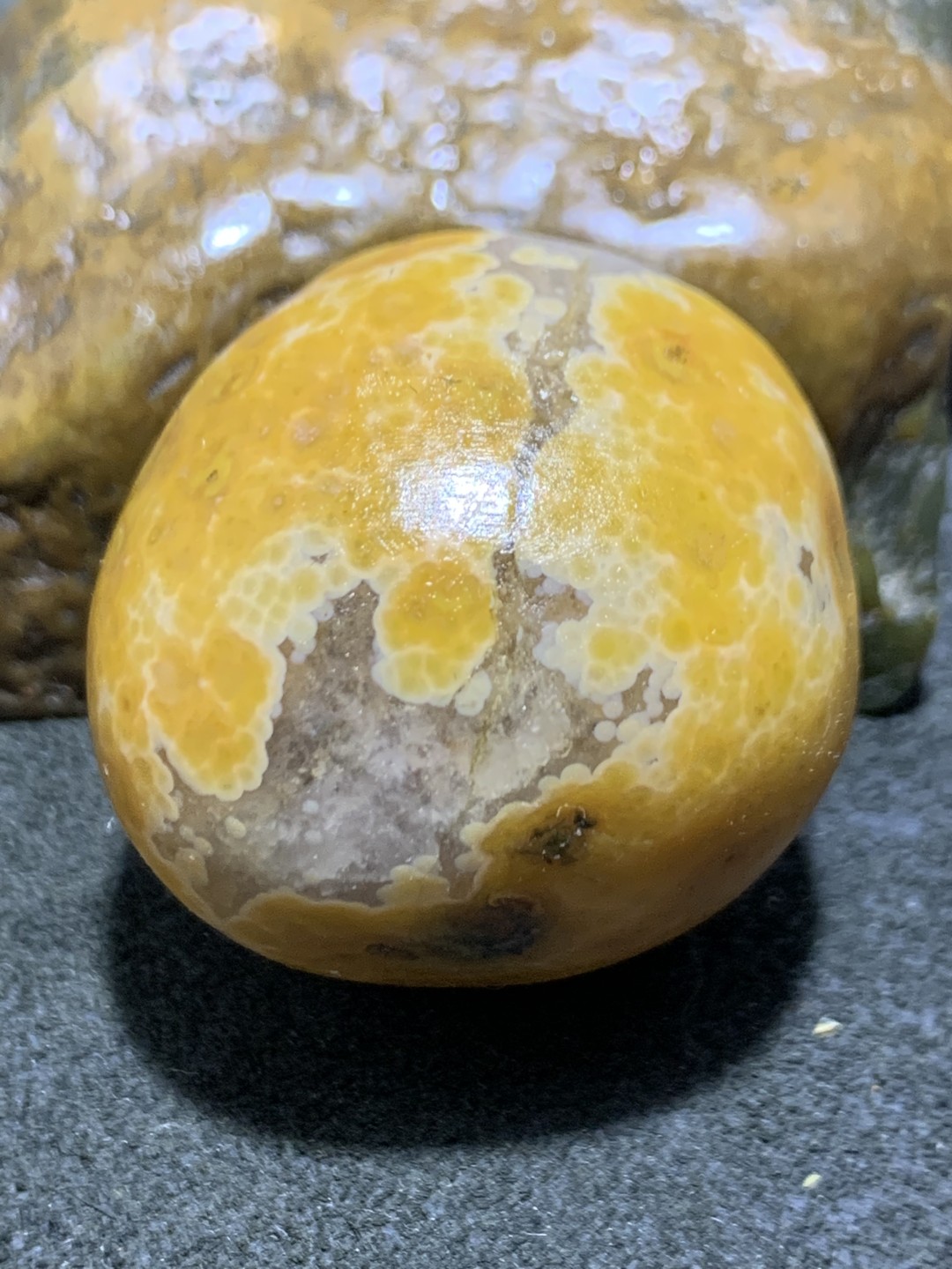 精美高玉化冰飘料战国红玛瑙俏色巧雕金鲤鱼把件一个！
