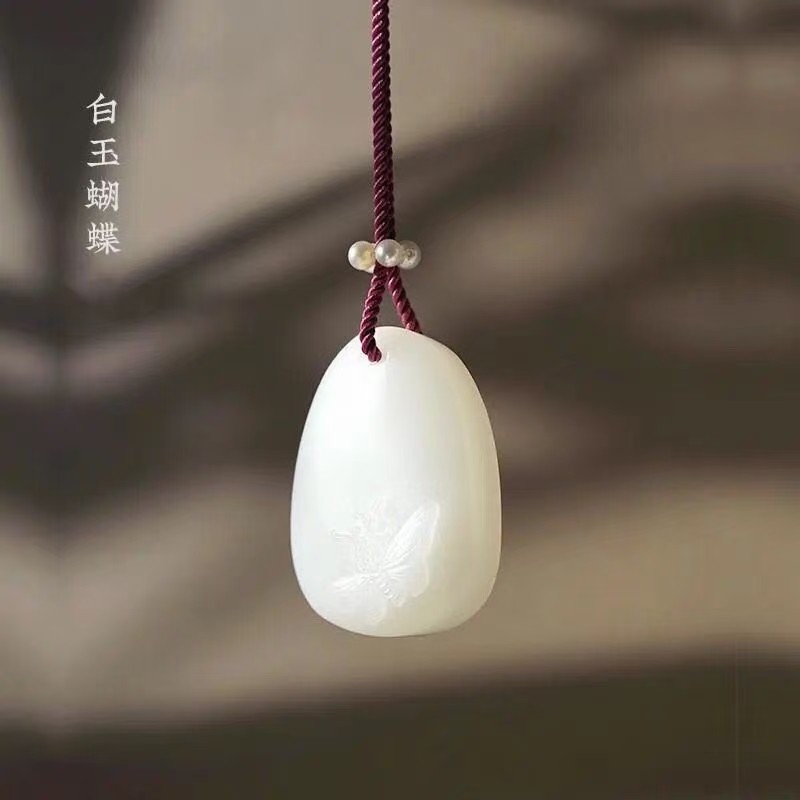 天然和田玉吊坠天然新疆白玉蝴蝶雕件天然玉石精工细作挂件