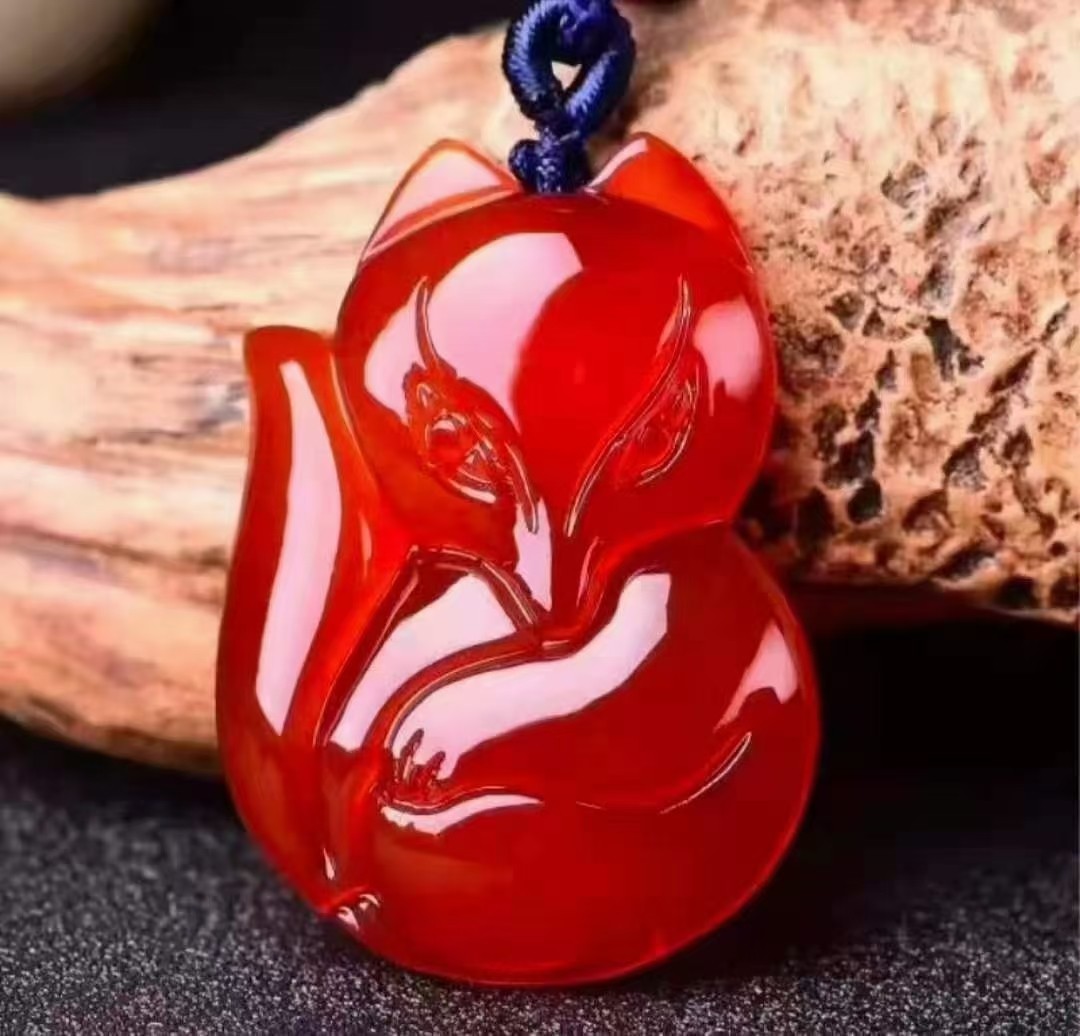 天然巴西红玛瑙貔貅红狐吊坠
