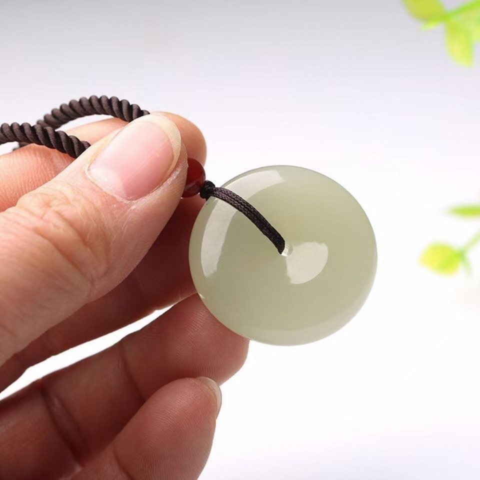 新疆天然玉石冰种青白玉平安扣吊坠转运平安系相思26mm