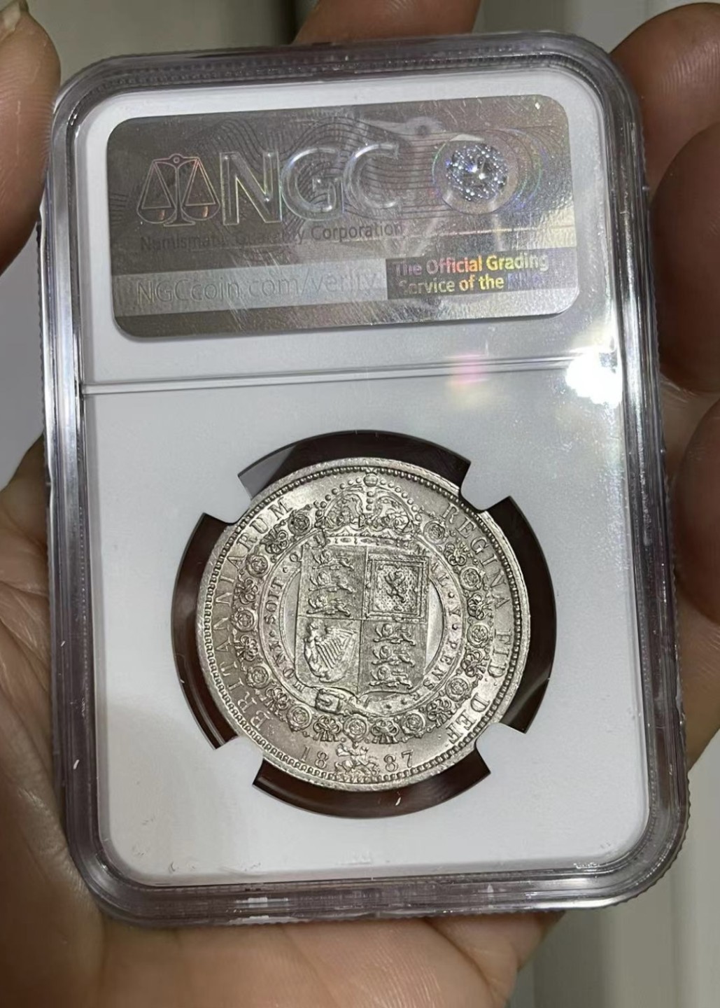 【麦克币章收藏】拍卖第一期 英国1887高冠半克朗银币，非常漂亮的原光品相！严重抵评