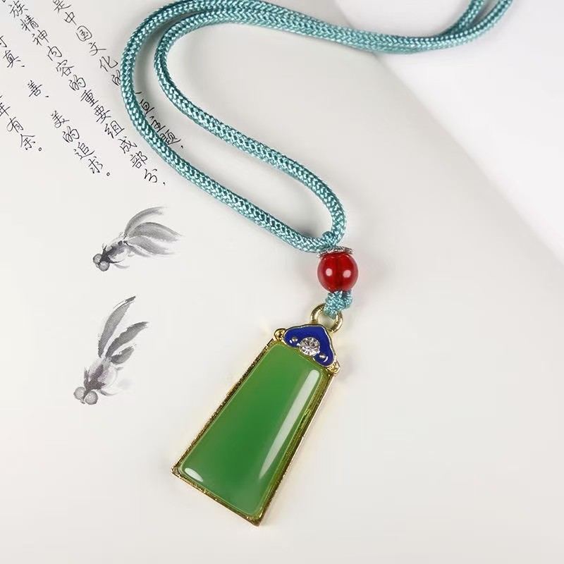 绿玉髓玛瑙 颜值吊坠平安牌