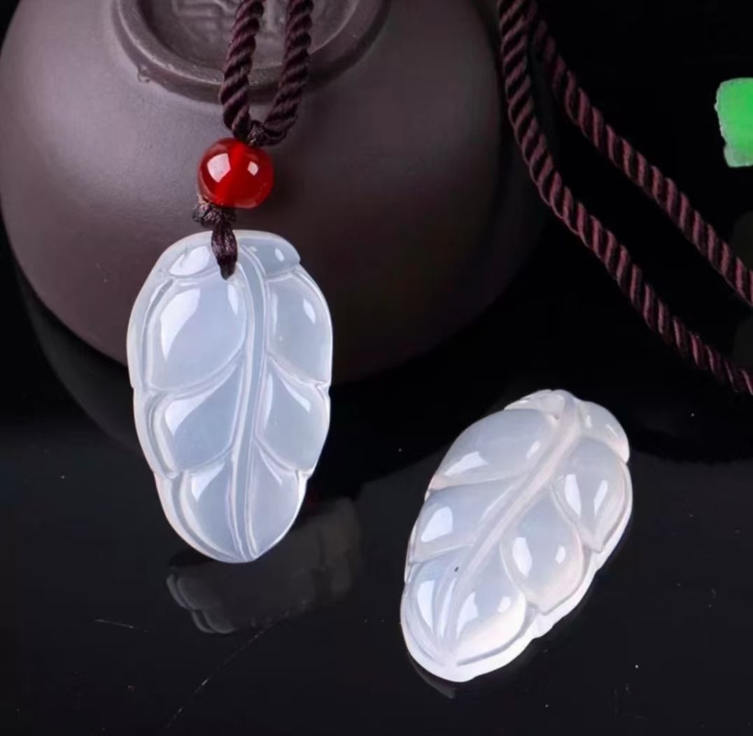 天然巴西玛瑙荔枝冻金枝玉叶吊坠