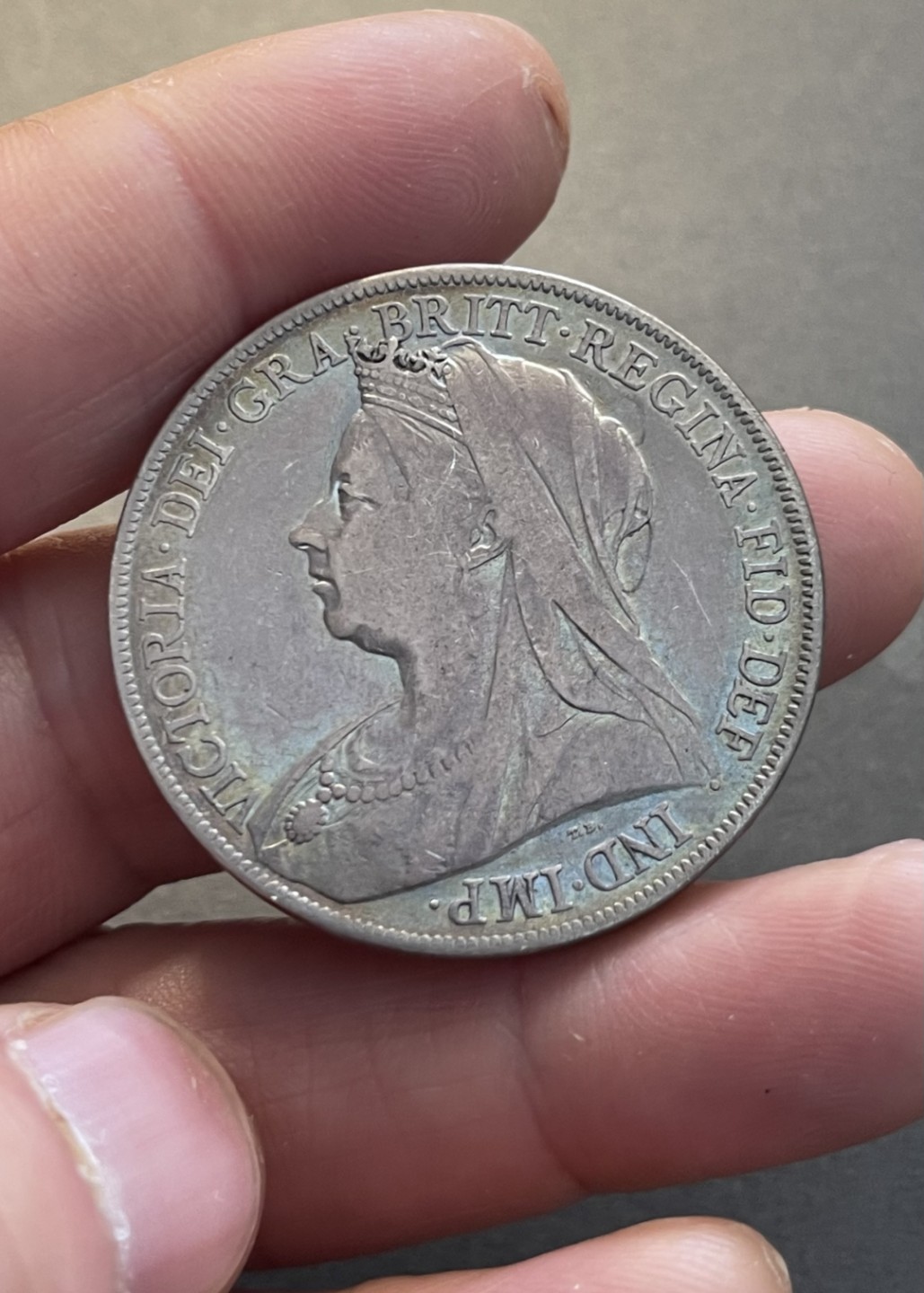 【麦克币章收藏】拍卖第一期 英国1900年披纱马剑克朗 漂亮紫金色彩光