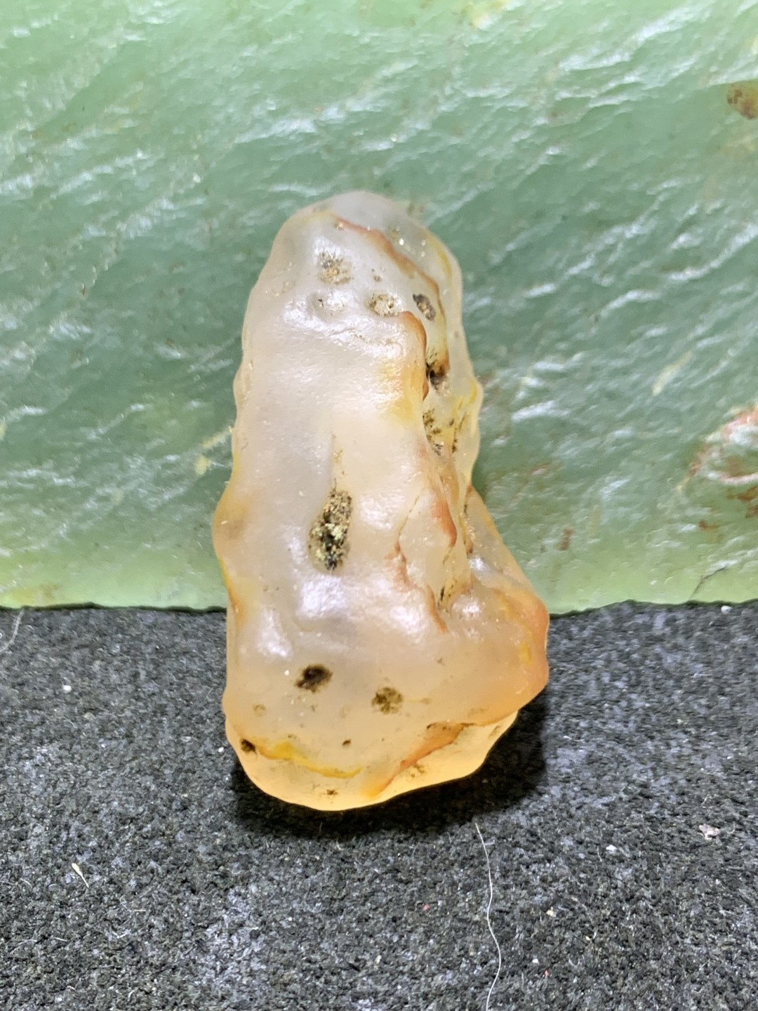 精美天然麻皮阿拉善玛瑙原石一颗