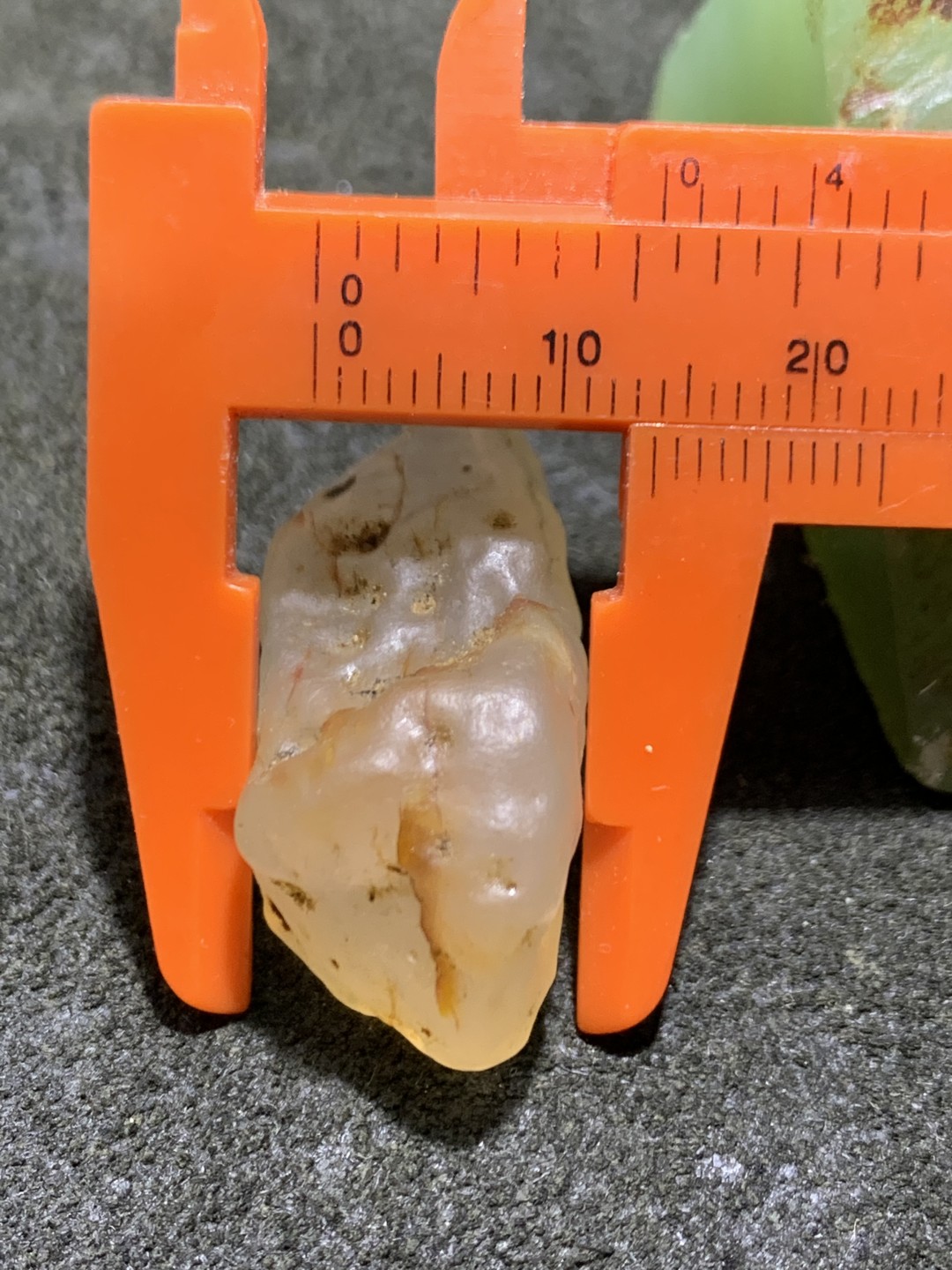 精美天然麻皮阿拉善玛瑙原石一颗