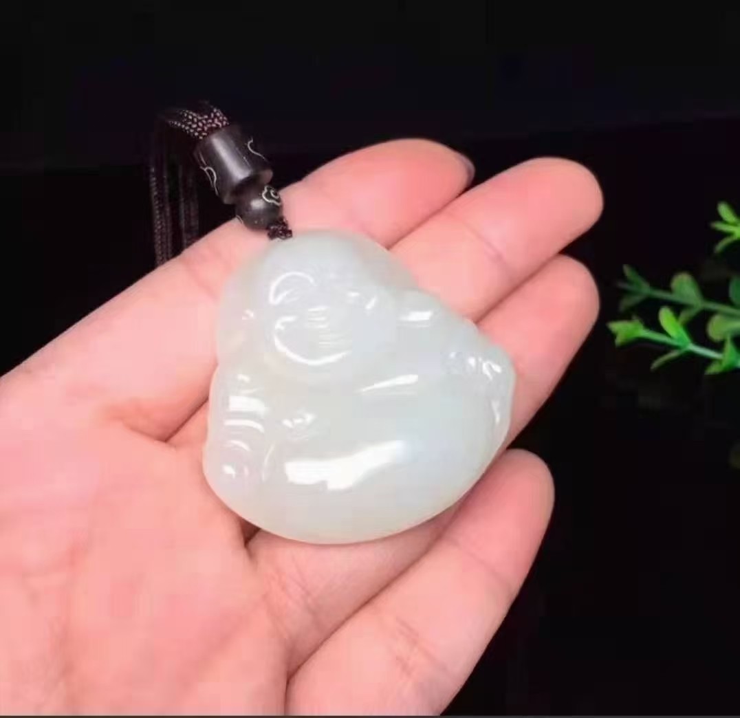 天然新疆昆仑玉玉佛佛公吊坠 尺寸42*39*8