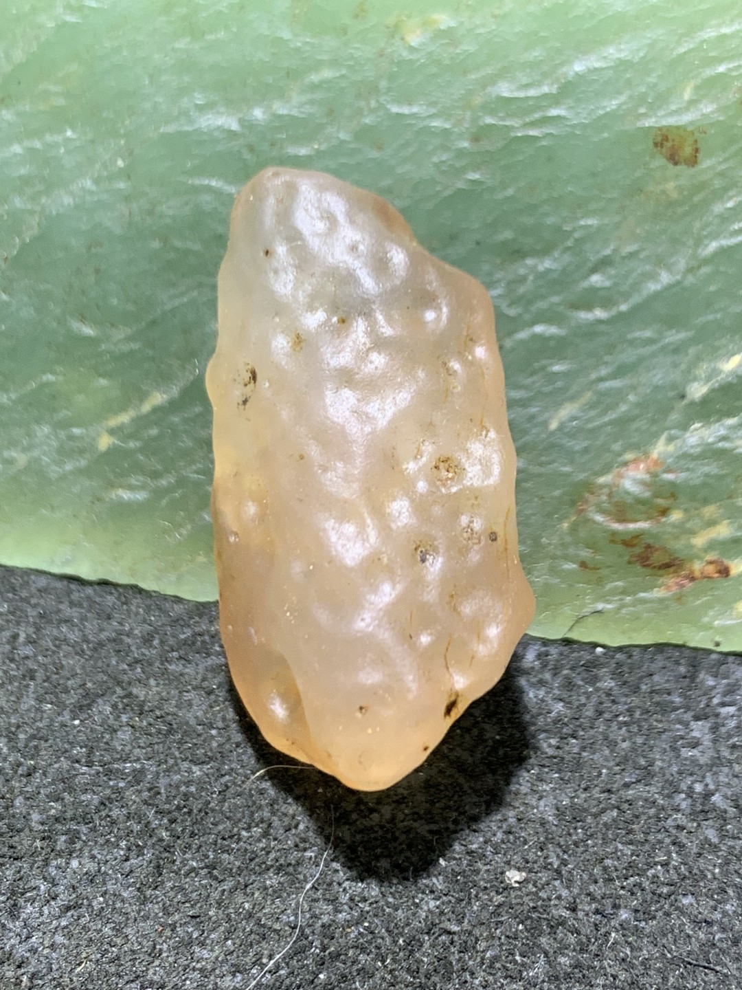 精美天然麻皮阿拉善玛瑙原石一颗