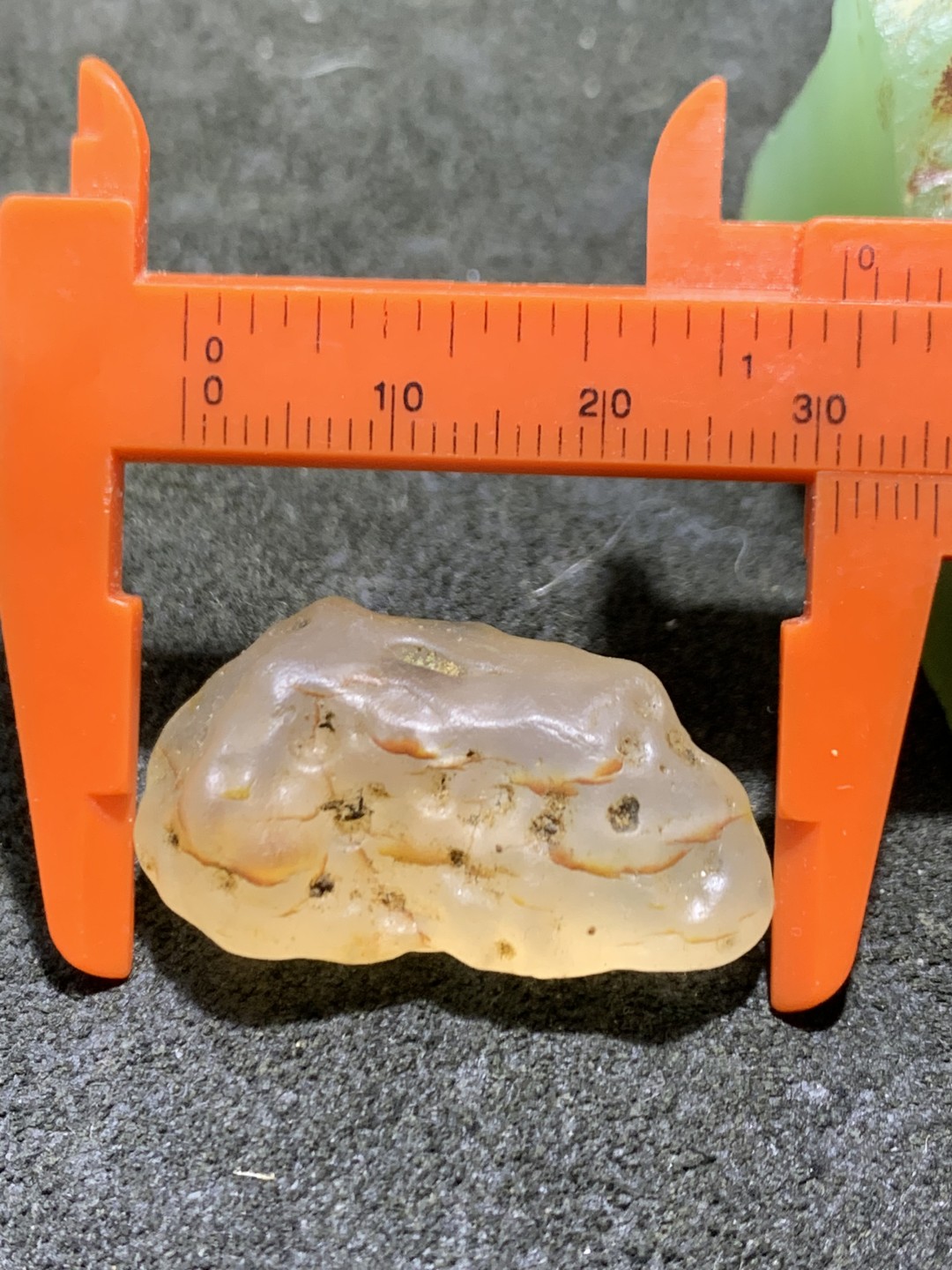 精美天然麻皮阿拉善玛瑙原石一颗