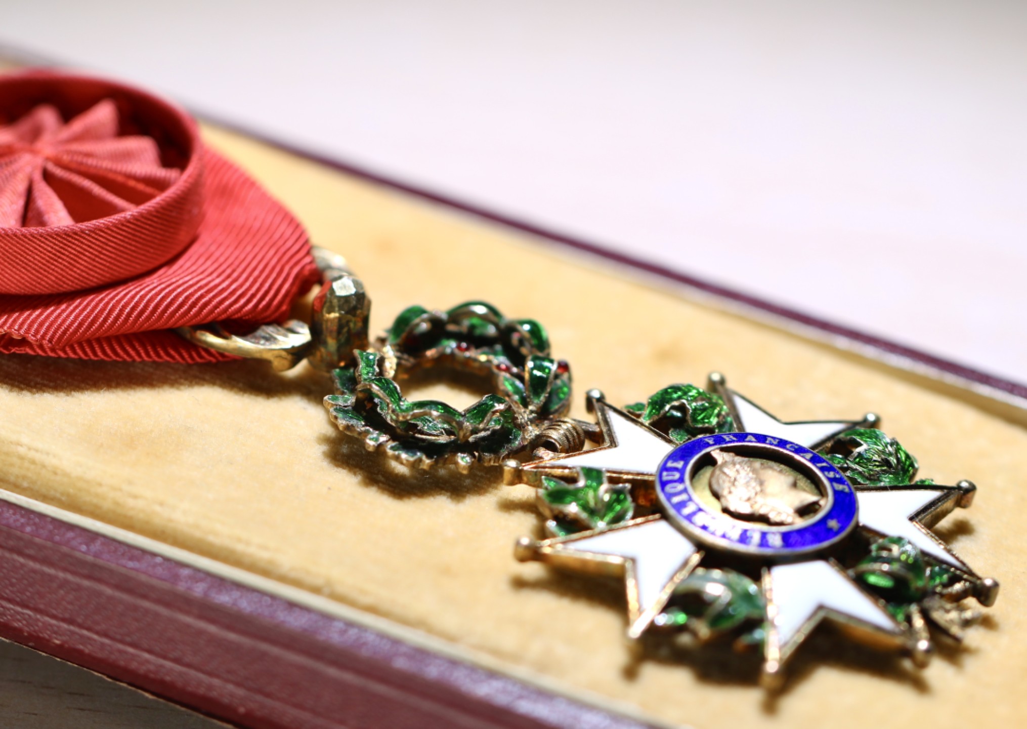 大猫徽章拍卖第196期 法国🇫🇷荣誉军团勋章骑士级 第四共和 银质镀金，精美 宽边立体珐琅