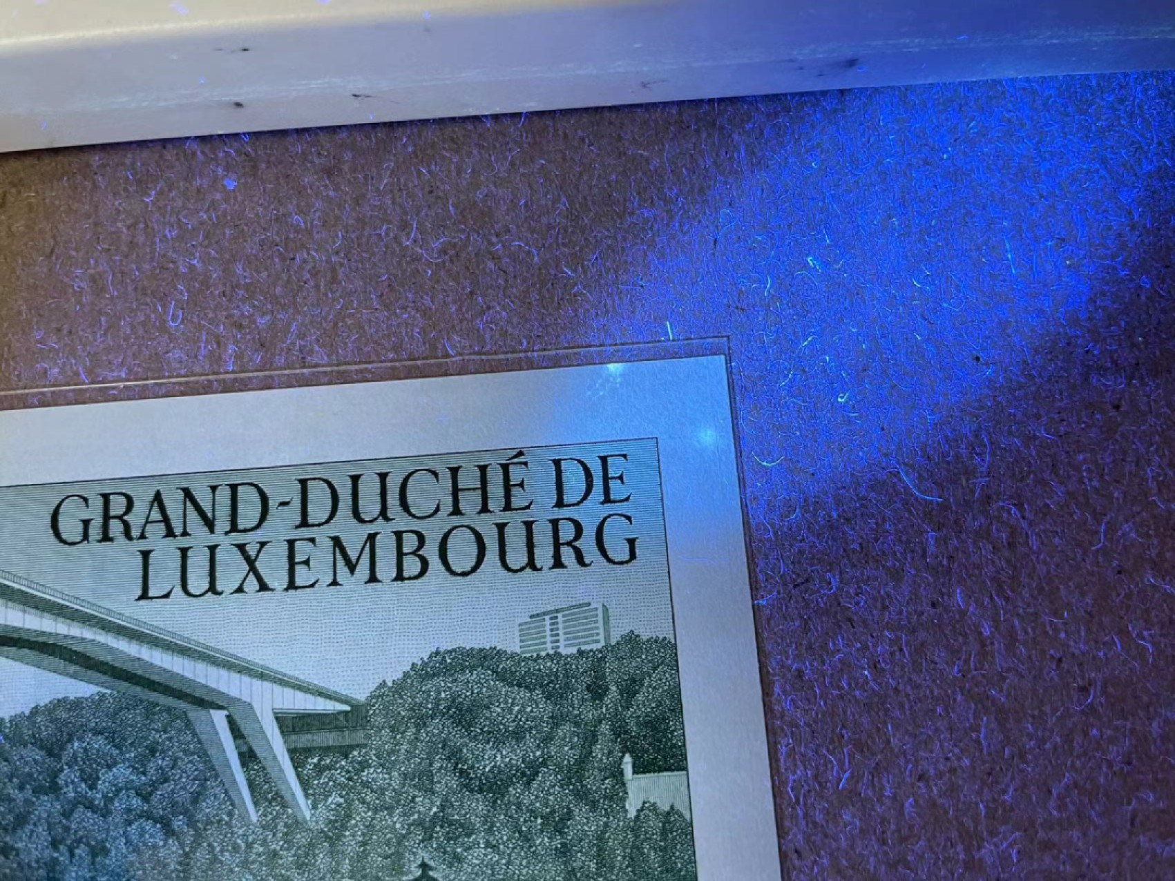 新纪元！【Blue Auction】✨世界纸币精拍第201期【精】   【一组3张均无47】卢森堡 1966-72年10-20-50法郎 UNC （10法郎UNC-有荧光斑）