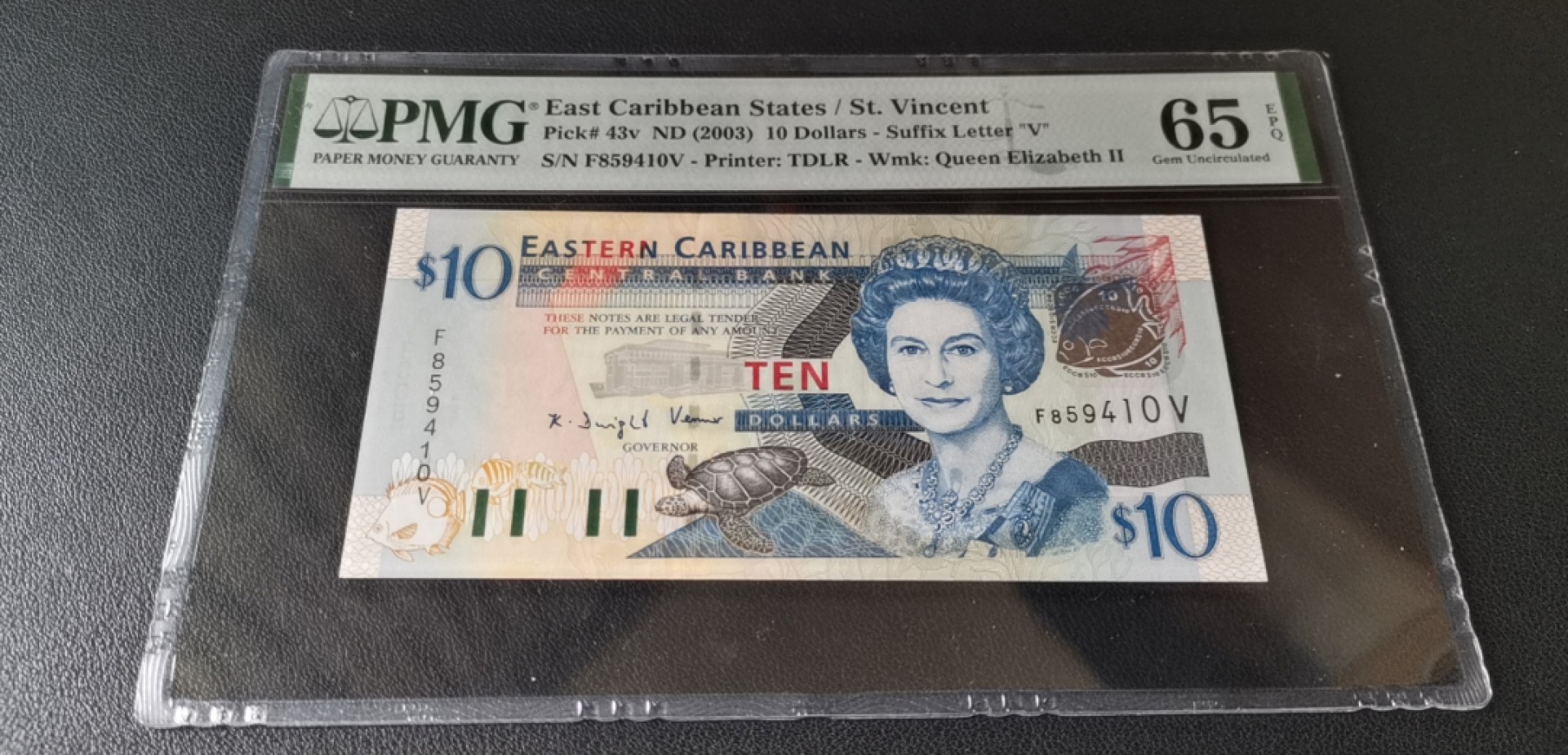 新纪元！【Blue Auction】✨世界纸币精拍第201期【精】   东加勒比 2003年10元 PMG65EPQ  p43v 女王