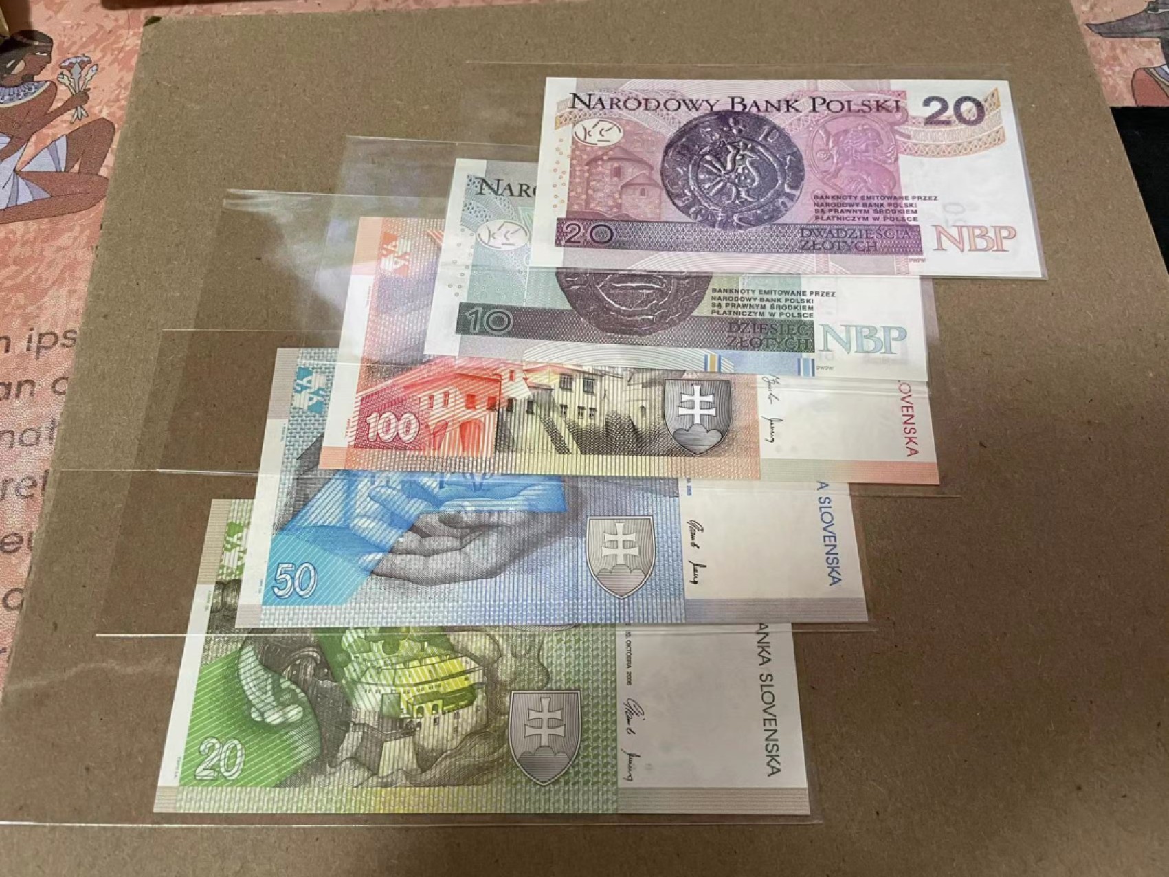 新纪元！【Blue Auction】✨世界纸币精拍第201期【精】   【一组5张】斯洛伐克 20-100克朗&波兰 10-20扎罗提 全新UNC