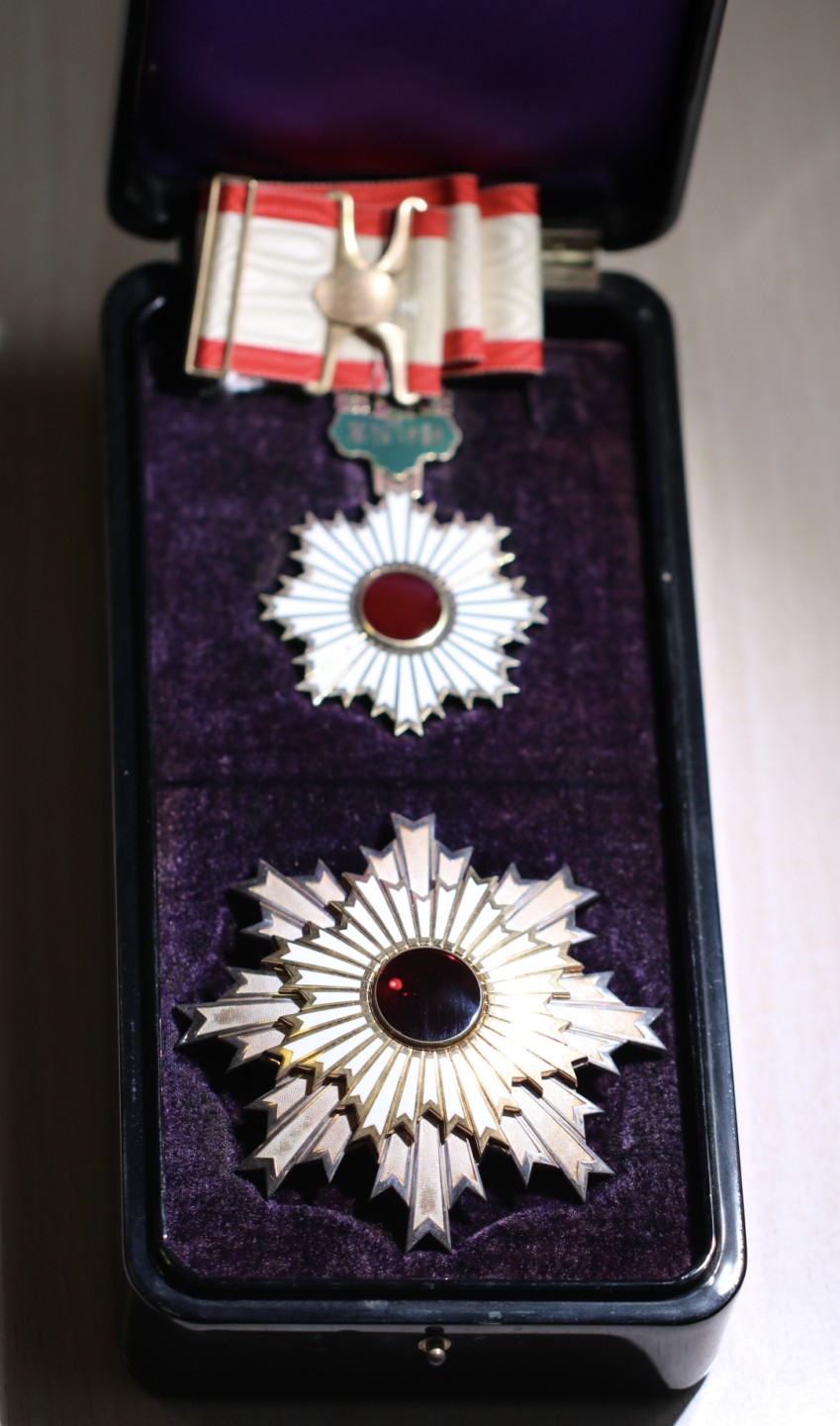 大猫徽章拍卖第196期 勋二等旭日章 原盒全品