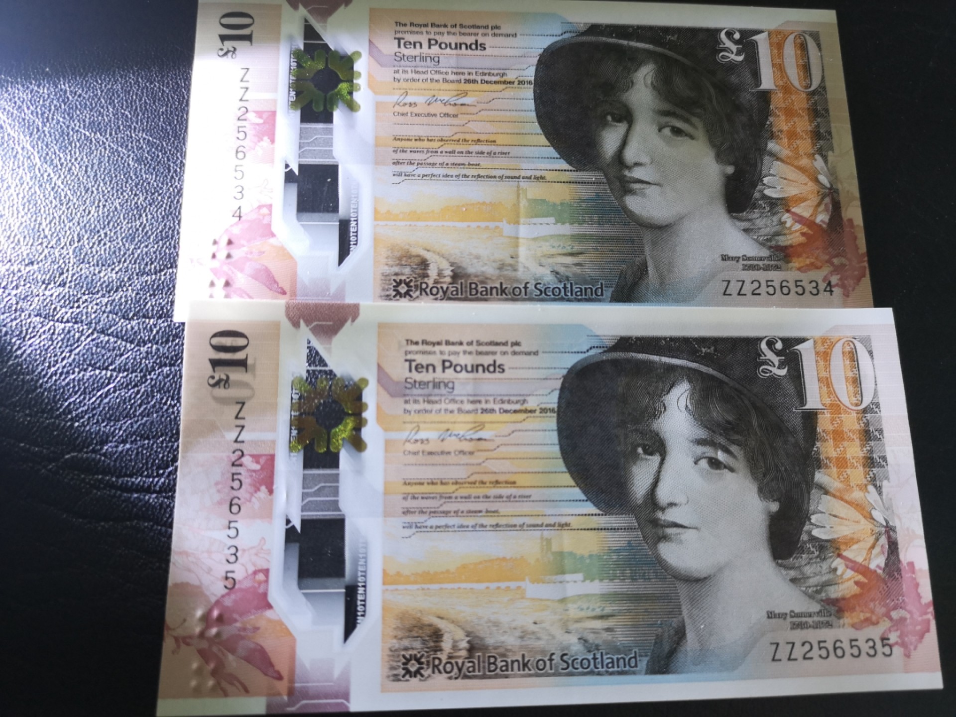 《外钞收藏家》第一百八十七期（本期71件） 2016年苏格兰皇家银行10镑 连号两张 补号 全新 有轻微压痕