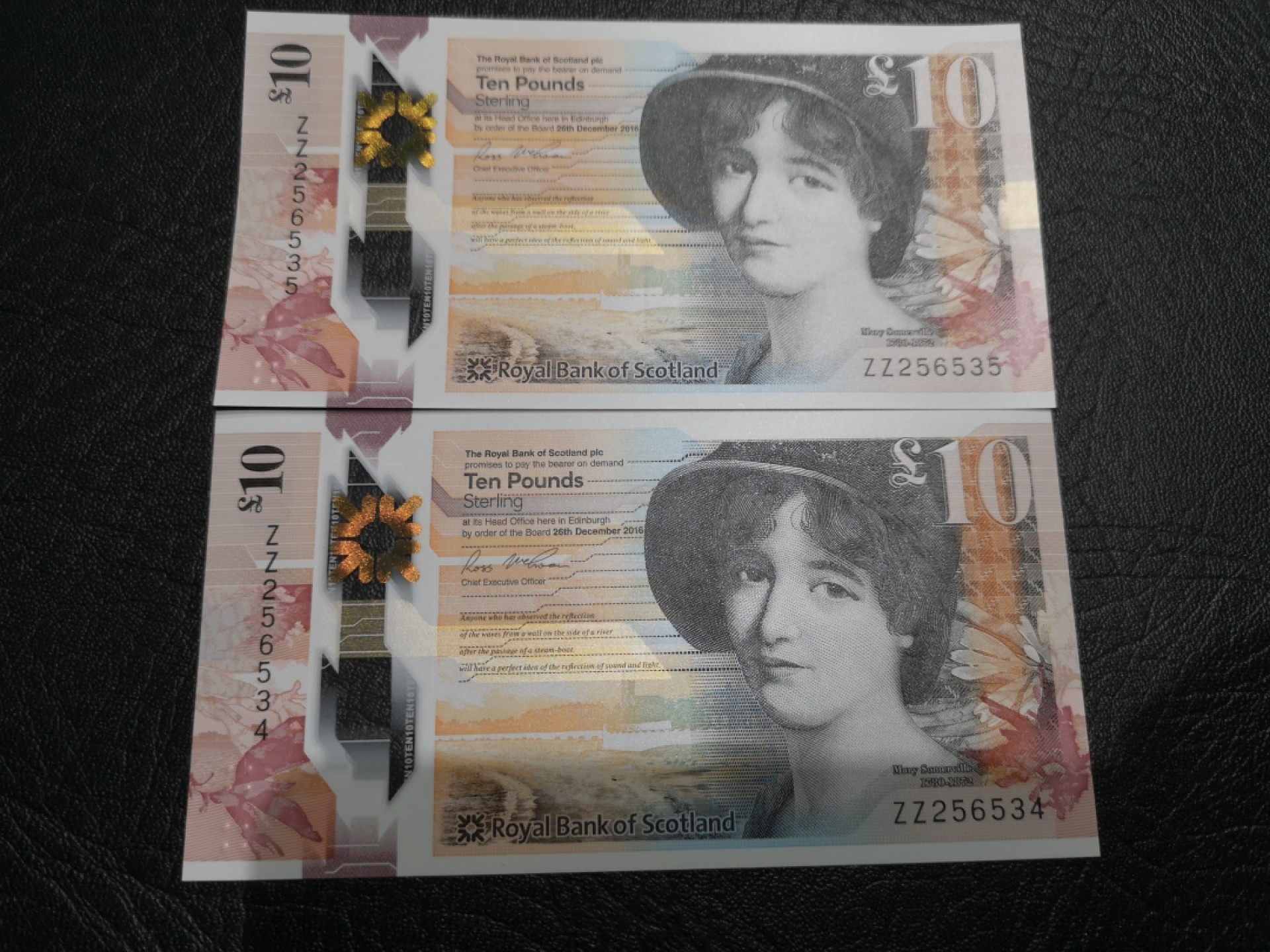 《外钞收藏家》第一百八十七期（本期71件） 2016年苏格兰皇家银行10镑 连号两张 补号 全新 有轻微压痕