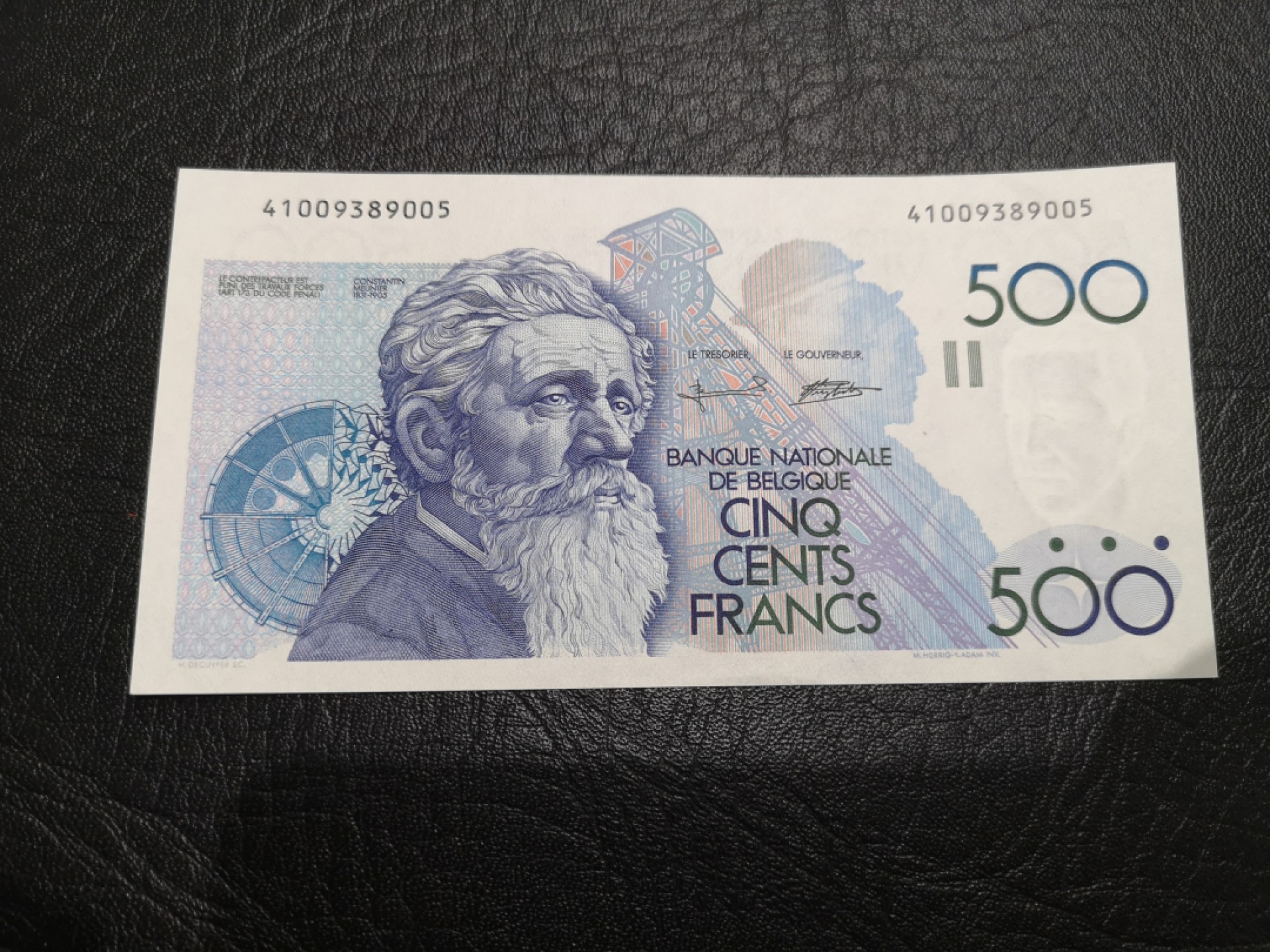 《外钞收藏家》第一百八十七期（本期71件） 比利时倒二版500法郎 全新UNC