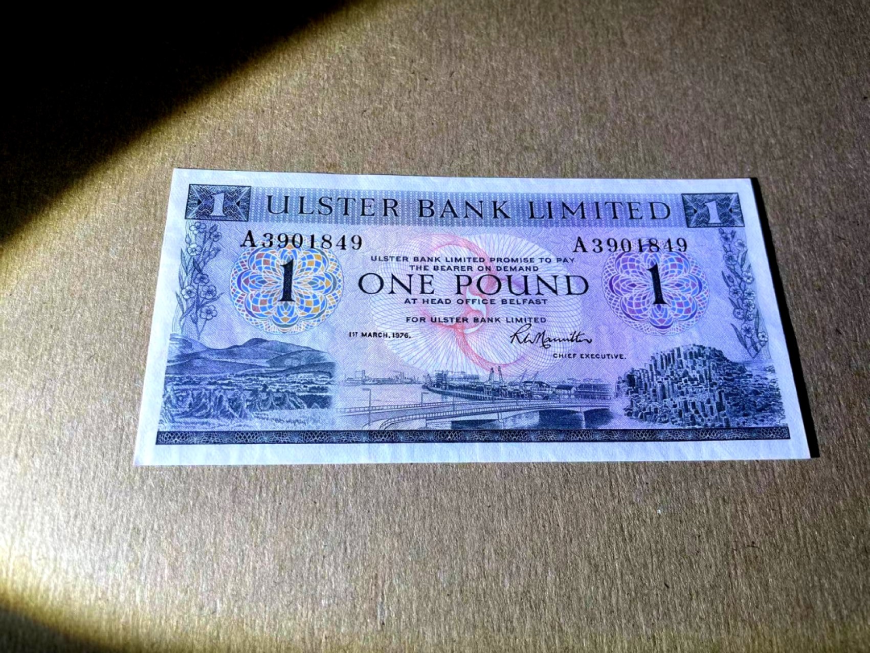 新纪元！【Blue Auction】✨世界纸币精拍第201期【精】   【一组5张】北爱尔兰 早期 1-5-10镑 UNC（部分有轻微印子）