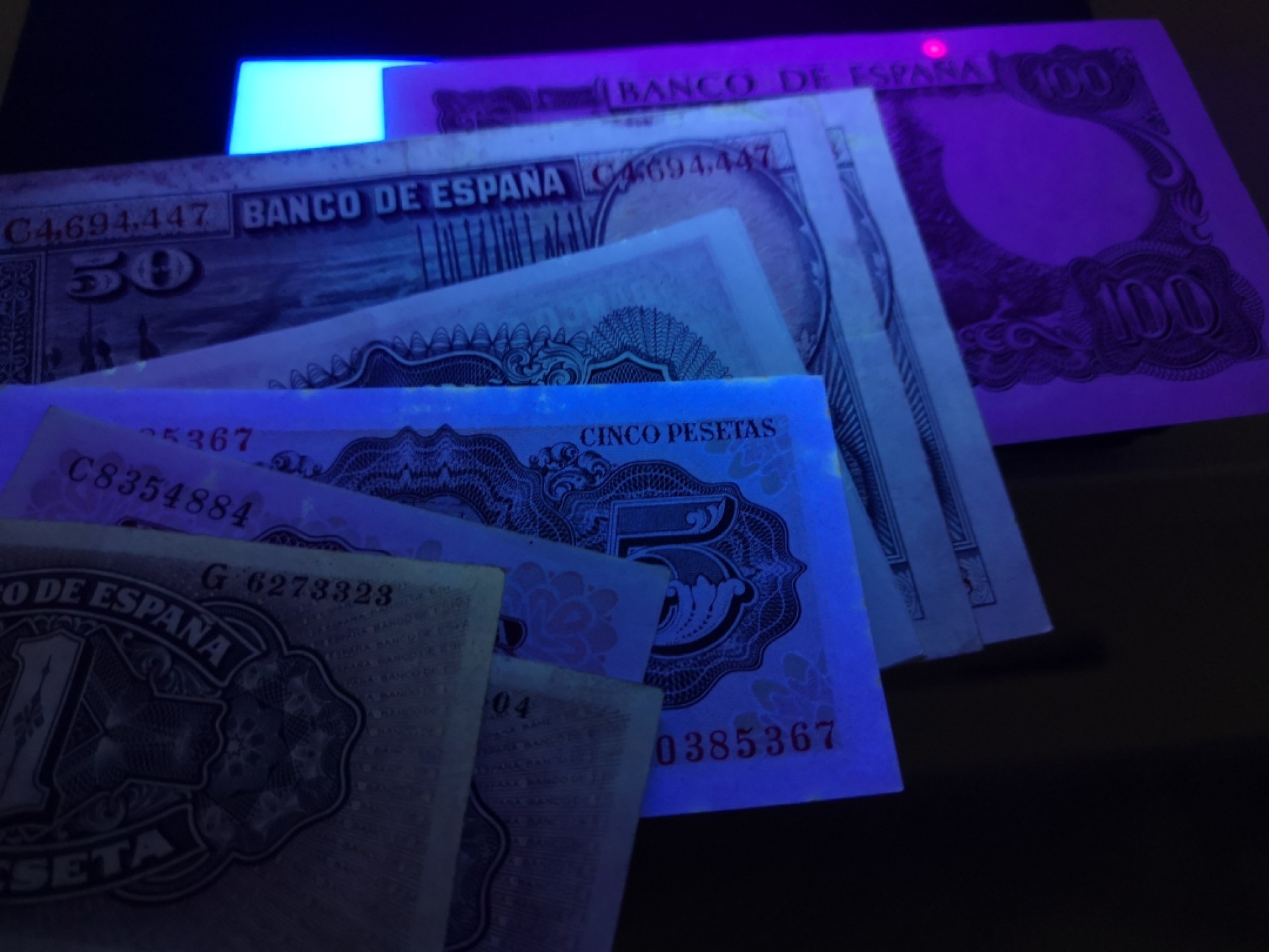 《外钞收藏家》第一百八十七期（本期71件） 西班牙多个面额 9张 品相如图