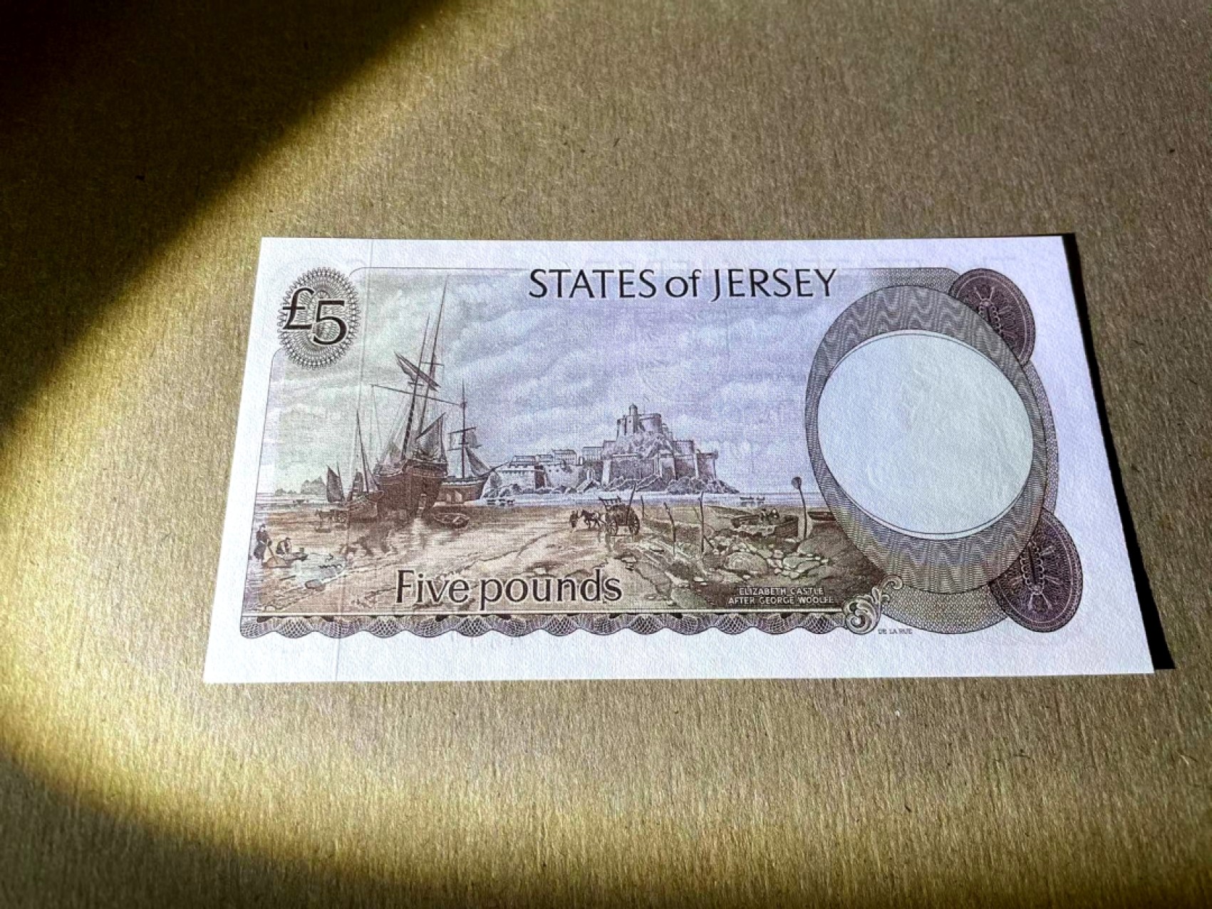 新纪元！【Blue Auction】✨世界纸币精拍第201期【精】   【科比冠】泽西岛1976-1988年 5镑 全新UNC 高冠女王 非常精美