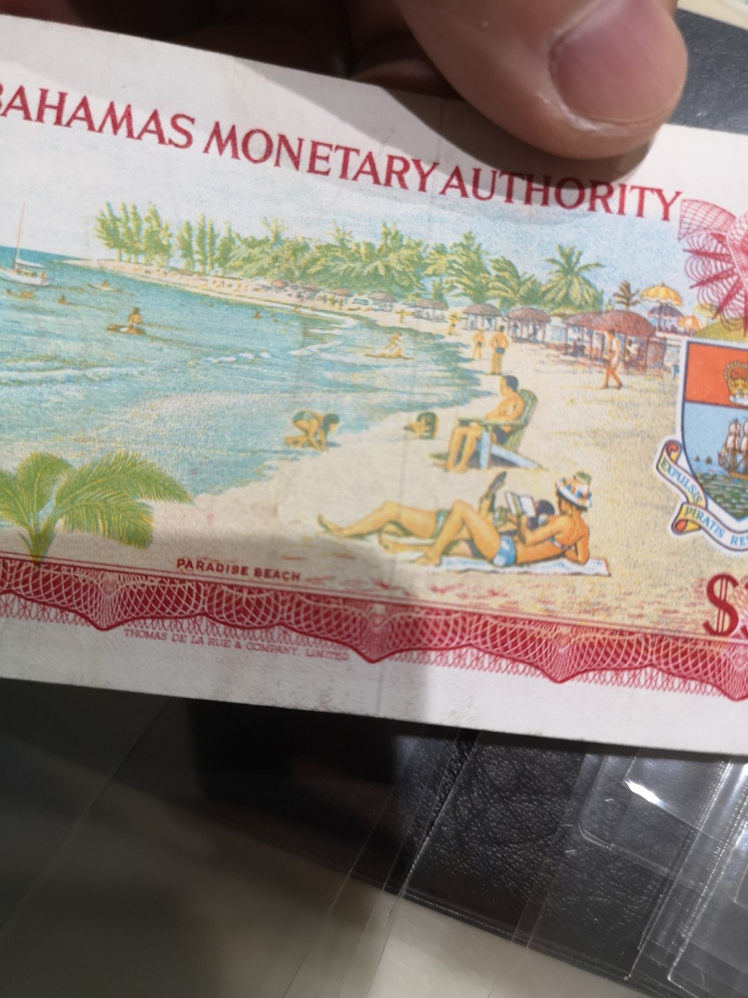 《外钞收藏家》第一百八十七期（本期71件） 1968年巴哈马3刀 近全新 边角有点瑕疵 不太干净