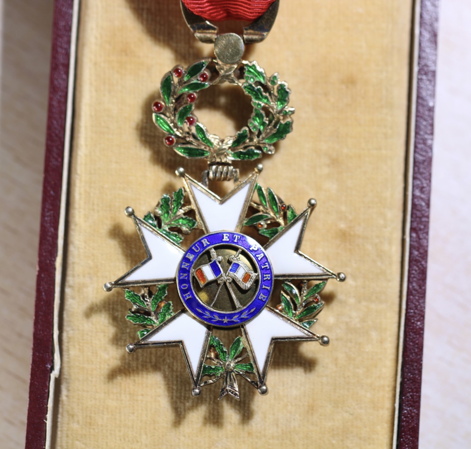 大猫徽章拍卖第196期 法国🇫🇷荣誉军团勋章骑士级 第四共和 银质镀金，精美 宽边立体珐琅