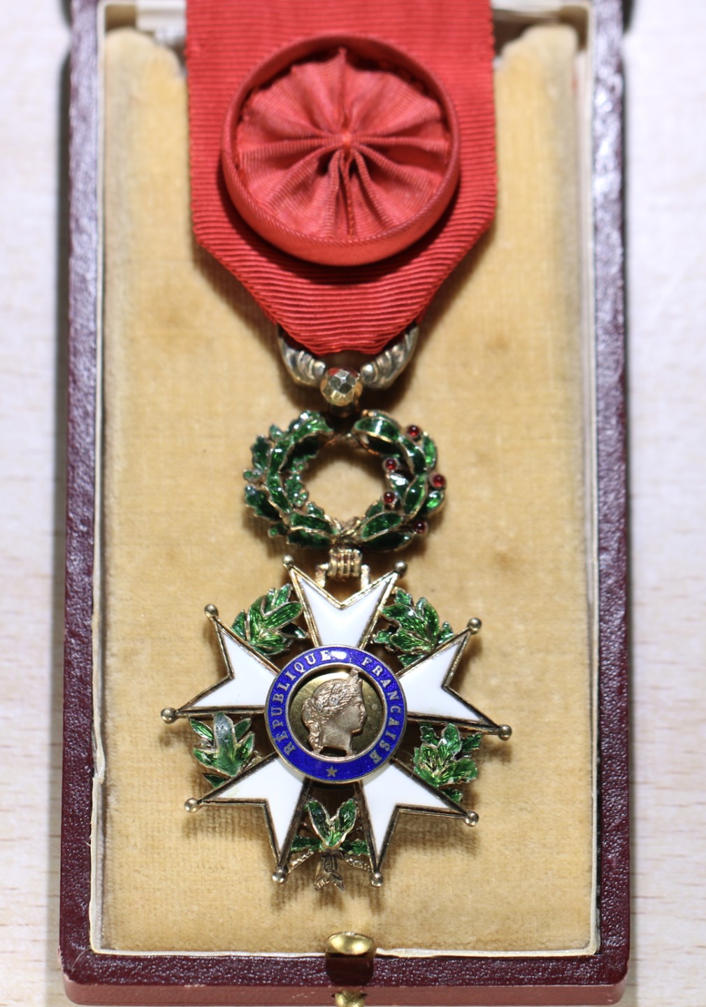 大猫徽章拍卖第196期 法国🇫🇷荣誉军团勋章骑士级 第四共和 银质镀金，精美 宽边立体珐琅