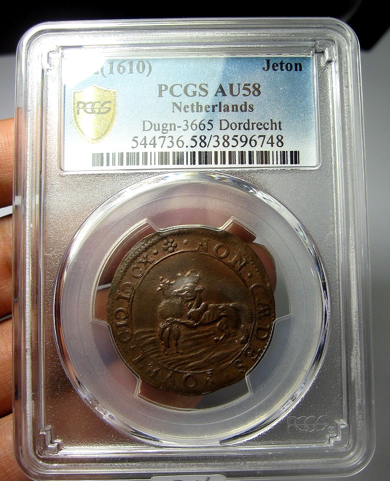 PCGS-AU58,唯一冠军,稀有1610荷兰jeton,多德雷赫特(dordrecht)代币,巧克力包浆状态非常好,背面学院徽章,正面两只wolf