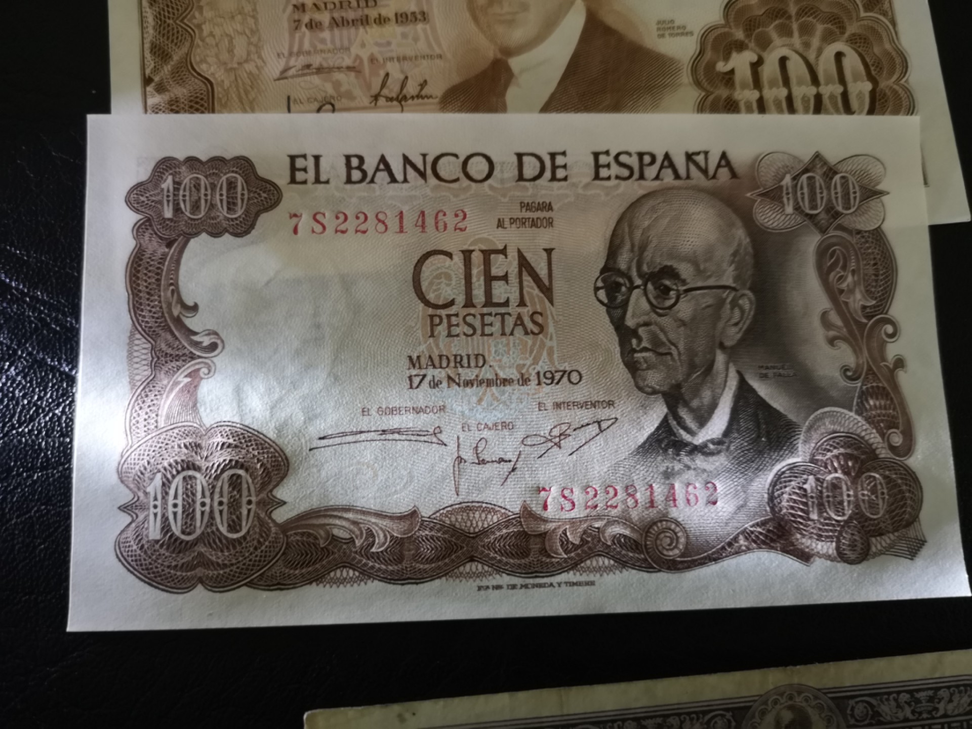 《外钞收藏家》第一百八十七期（本期71件） 西班牙100比塞塔四张 两张近全新如测光图 上面两张老版流通品相