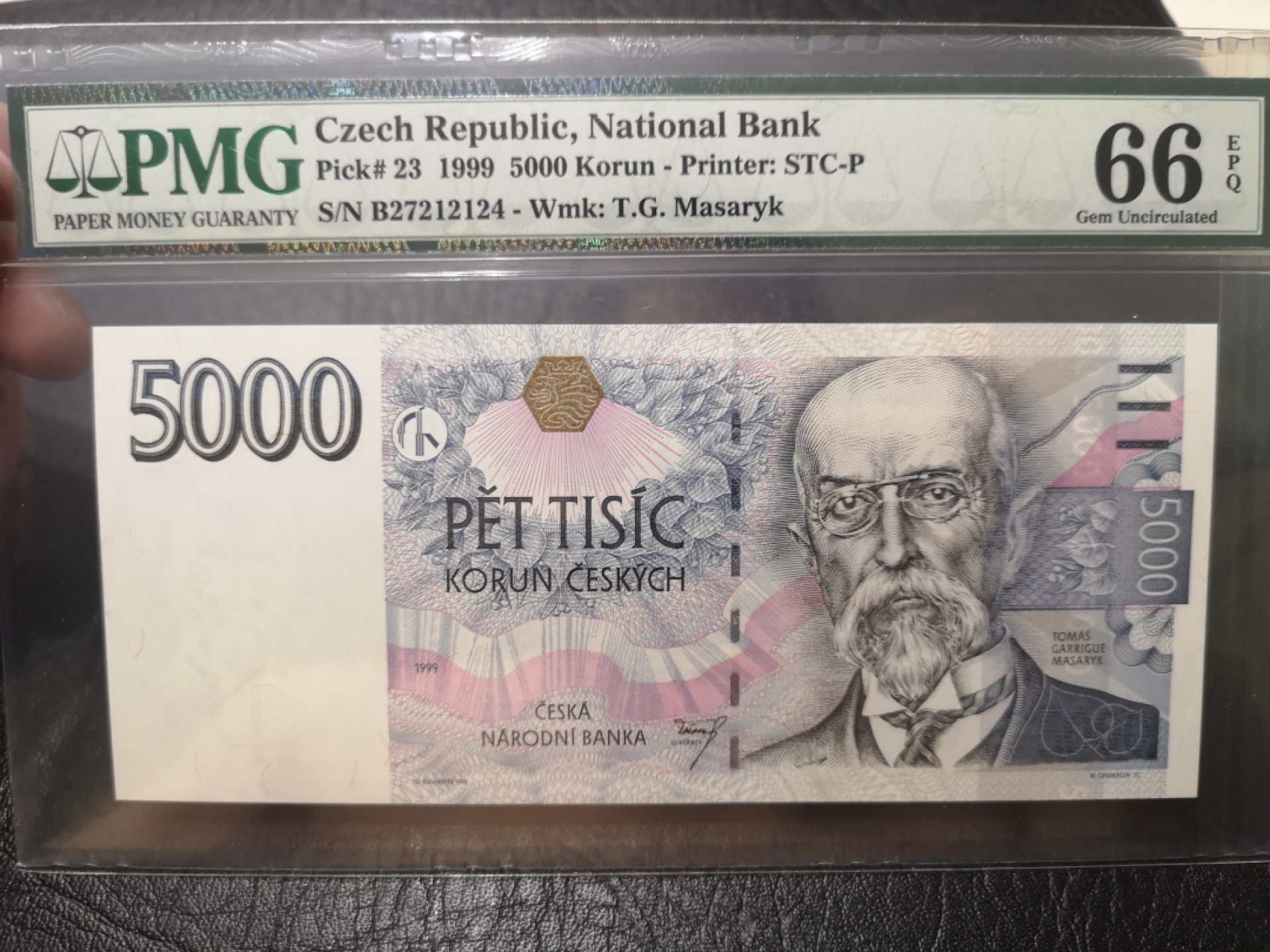 《外钞收藏家》第一百八十七期（本期71件） 1999年捷克5000克朗 PMG66