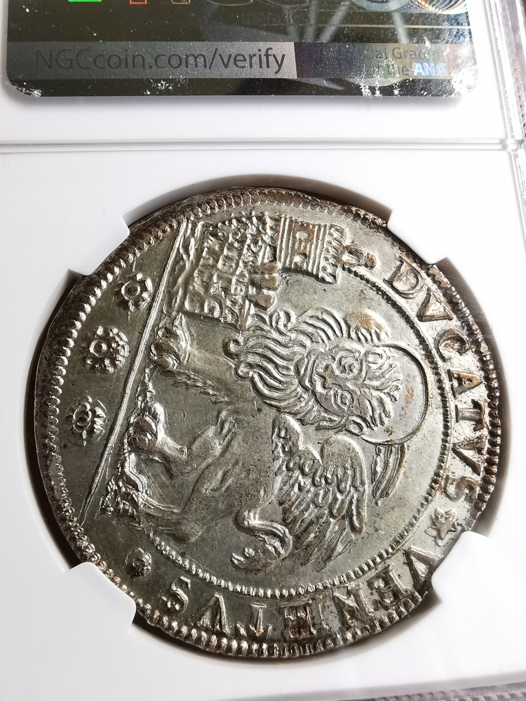 凡希社世界钱币微拍第二百零四期 罕！1779-89威尼斯共和国飞狮杜卡特大银NGC-MS65神品！