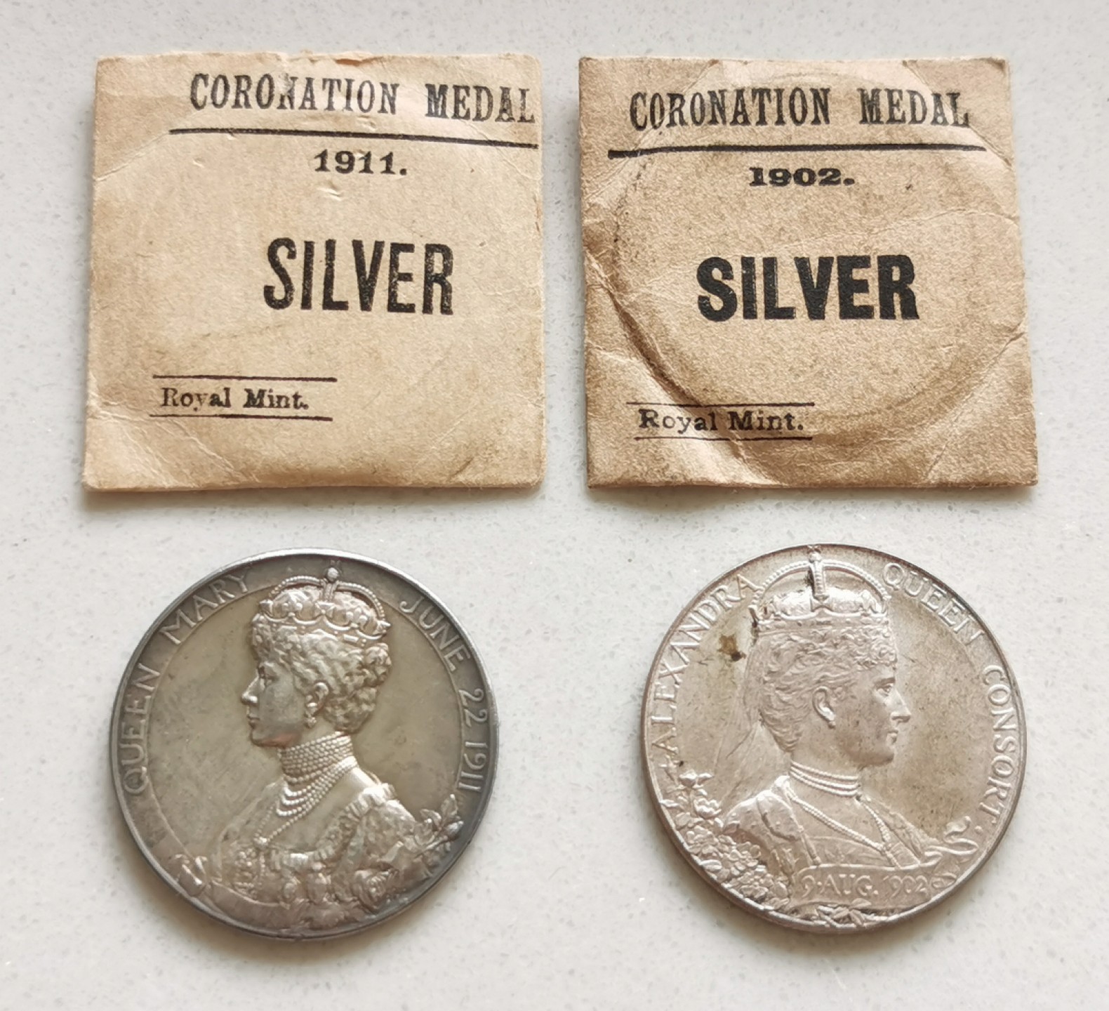 凡希社世界钱币微拍第二百零四期 1902/11爱七乔五加冕银章一对UNC附原厂纸袋 30mm