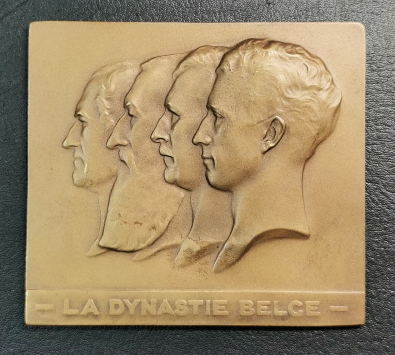 凡希社世界钱币微拍第二百零四期 比利时王室纪念铜牌 单面 76mm*67mm