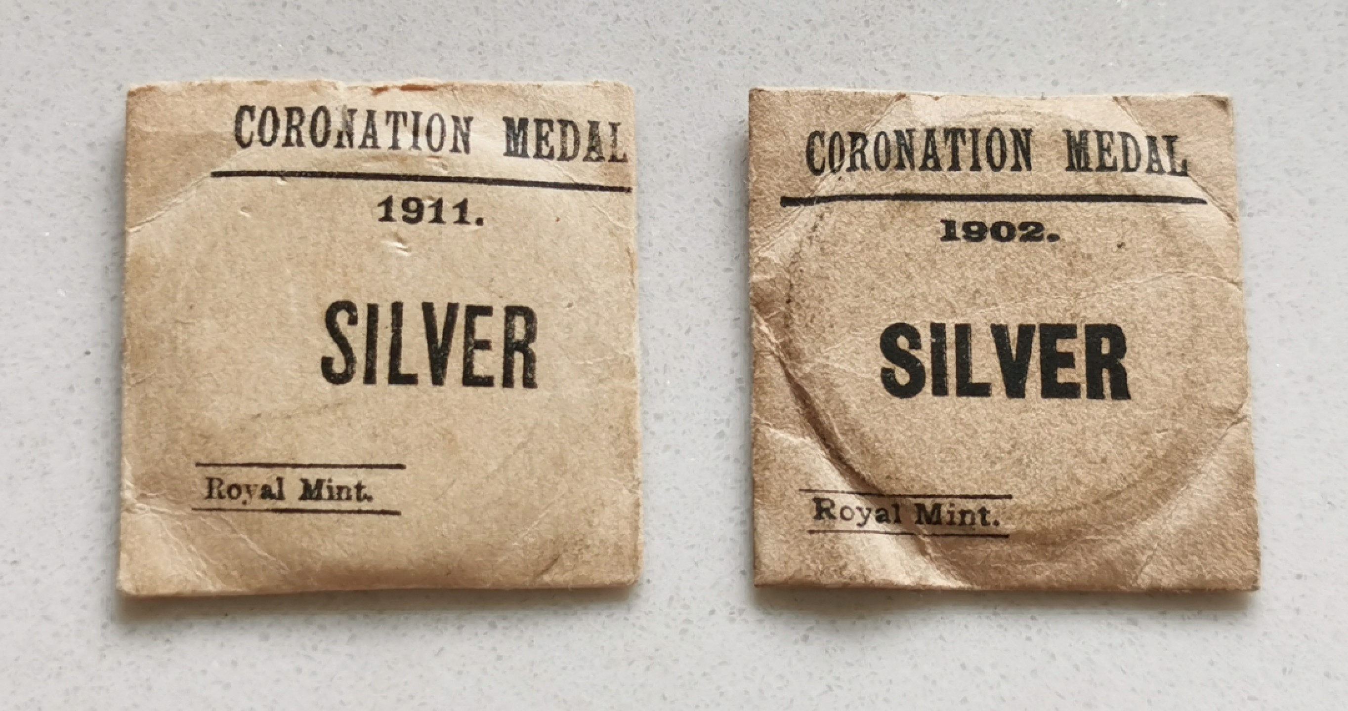 凡希社世界钱币微拍第二百零四期 1902/11爱七乔五加冕银章一对UNC附原厂纸袋 30mm