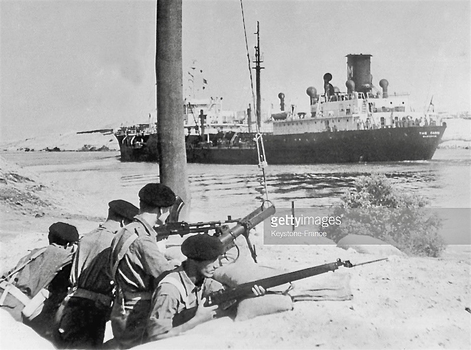 盛世勋华——号角文化勋章邮票专场拍卖第299期 法国第二次中东战争奖章 带中东铭条 授予1956年苏伊士运河事件中和英军一起占领埃及苏伊士运河运河并与埃军作战的法军，总量不超过一万枚，数量很少，是法国数量最少的战役章之一， 巴黎造币局造带厂标 铜镀金