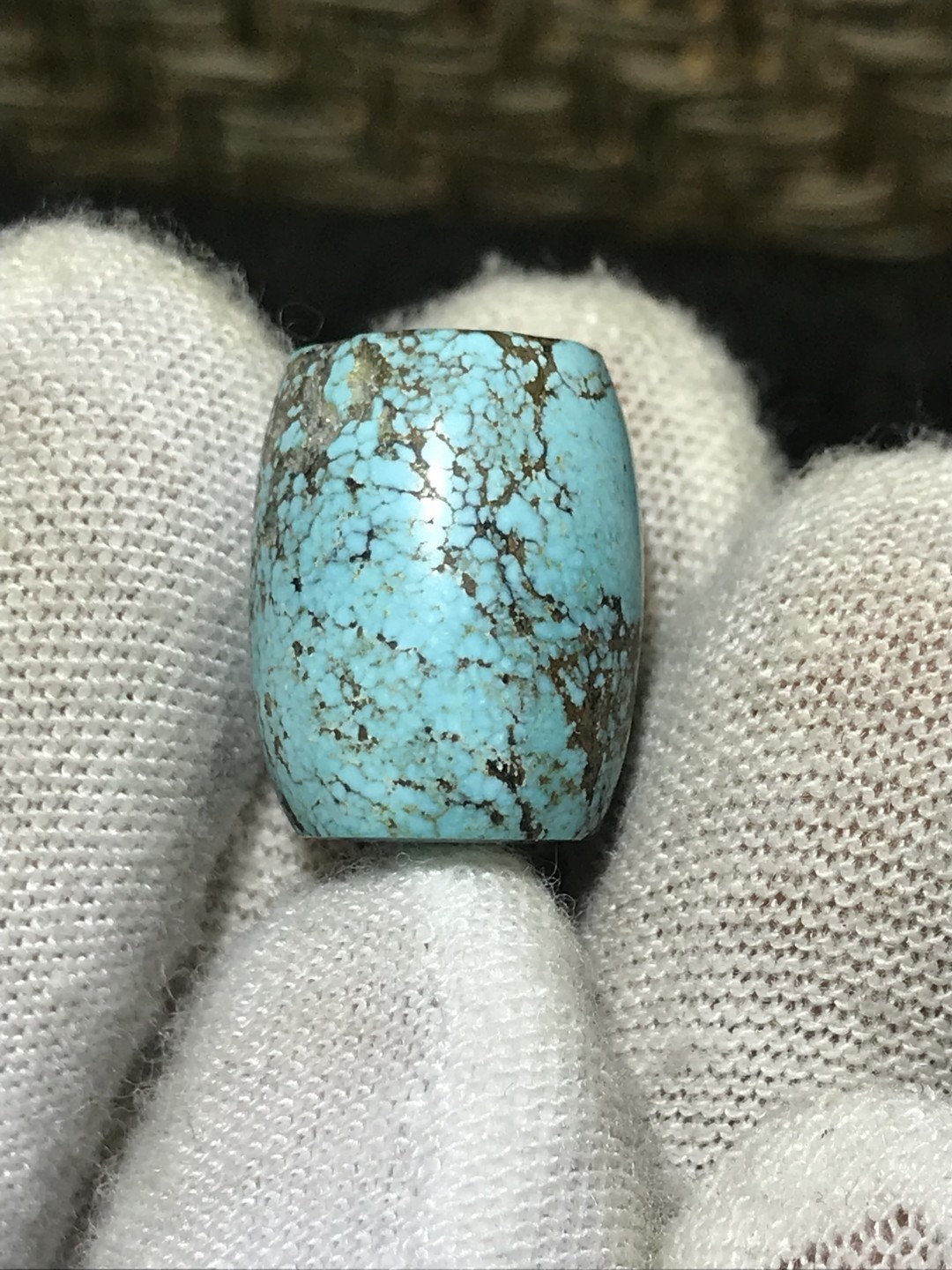 十堰原矿三无高瓷蓝网花松石桶珠一颗