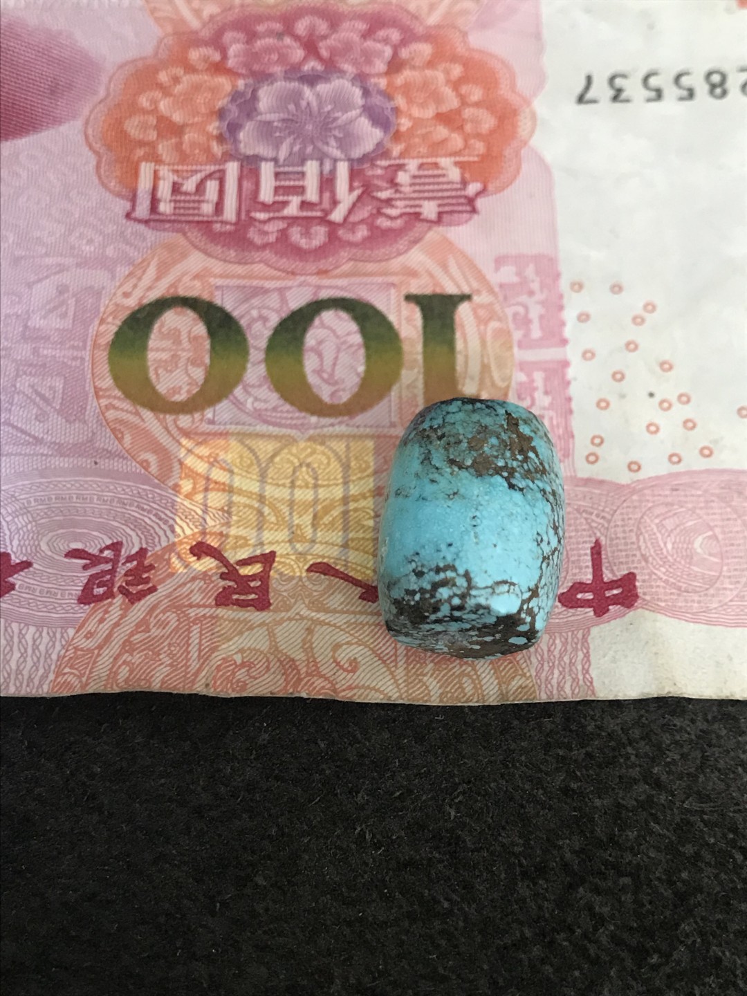 十堰原矿三无高瓷蓝网花松石桶珠一颗